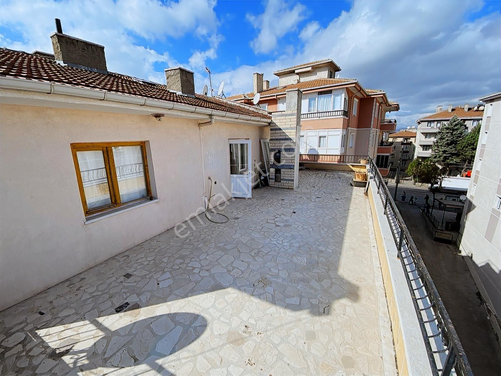 Sincan Malazgirt Mahallesinde 6+1 Teraslı Daire - Görsel 8