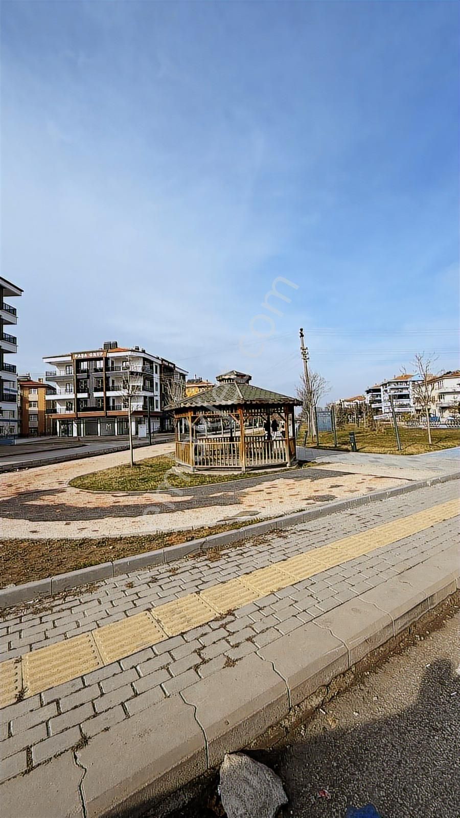 Cumhuriyet İlkokulu Ve Park Karşısında Lüks Yapılı 2+1 Daire - Görsel 17