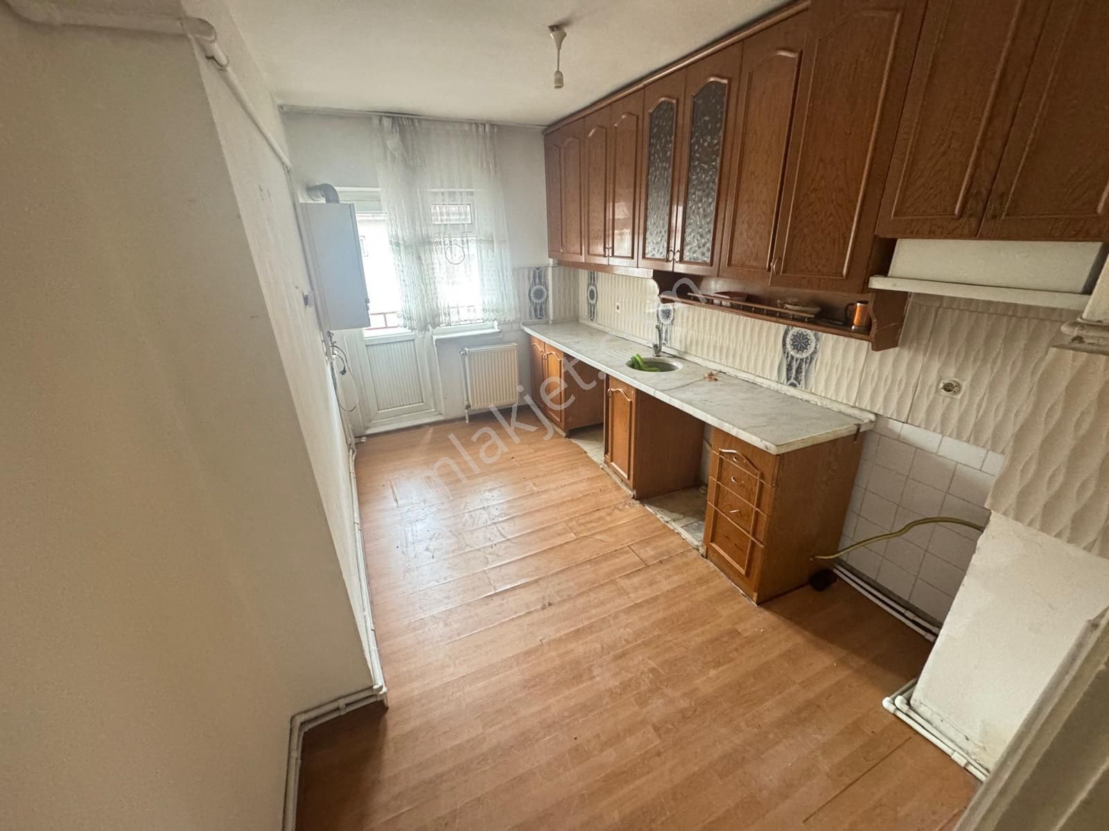 Sincan Mareşal Çakmak Mhde Katta Satılık Geniş M2 3+1 Daire