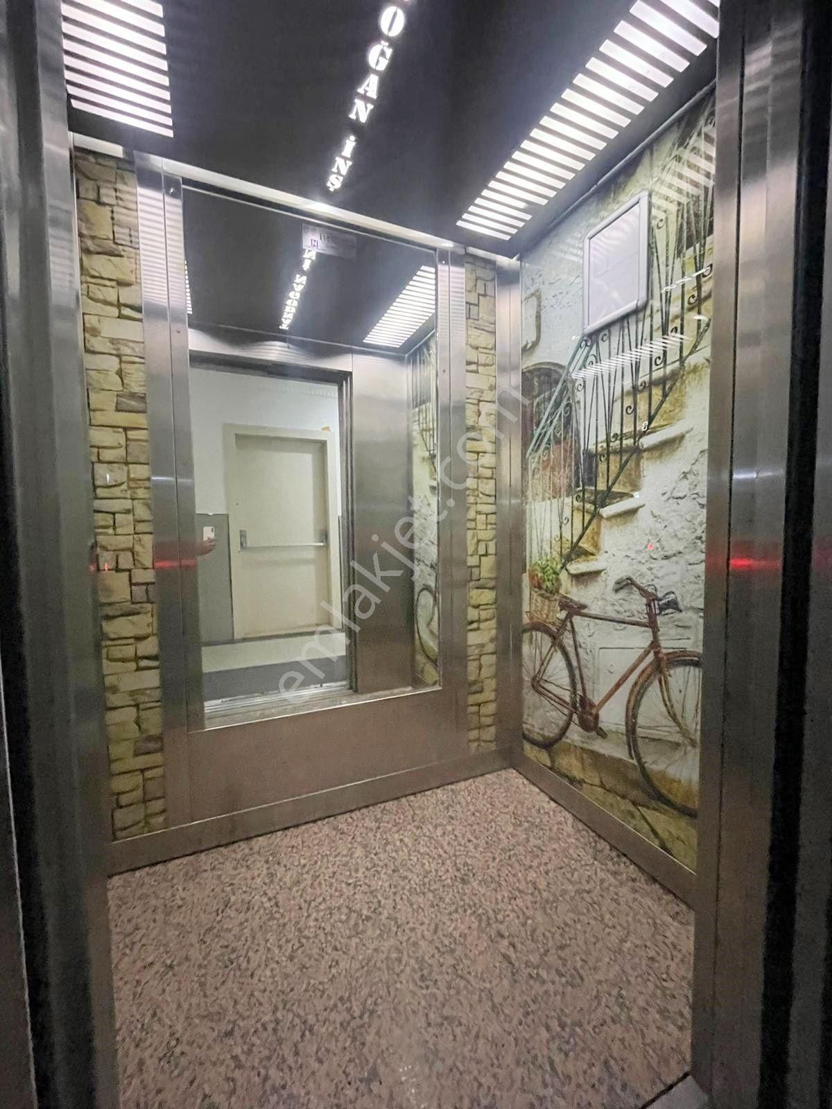Mertcan'dan Havuzlu Güvenlikli Sitede İskanlı Balkonlu 2+1 Daire - Görsel 20