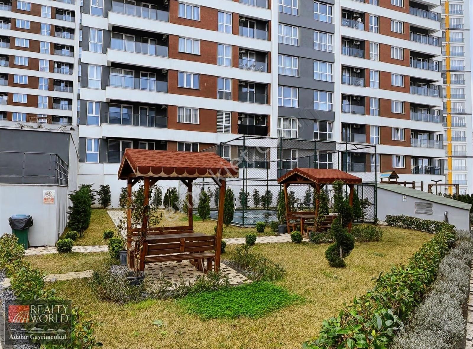 Kartal Ells Sitesinde Satılık Deniz Manzaralı Boş 3+1 Daire - Görsel 4