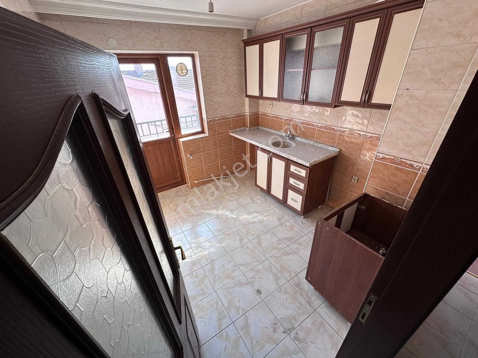 Çavdemden Bademlikte Kiralık 3+1 Üst Kat Boş Daire - Görsel 6