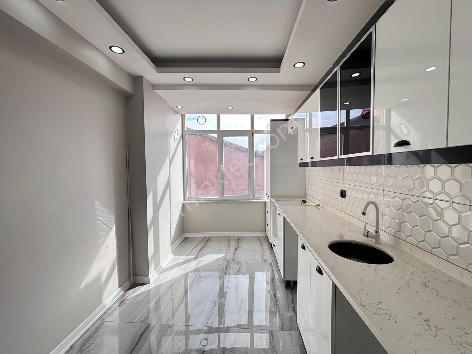 Fa Özbir'den Kapaklı Merkezde Kiralık Ara Kat 2+1 Daire - Görsel 3