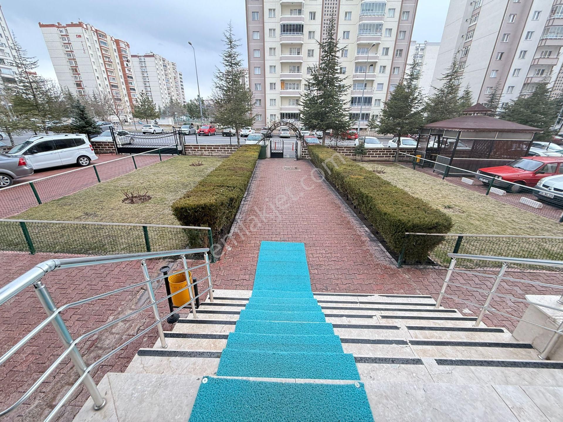 Elisa Gyo/ Beyazşehir Özel Yapsat Tramvay Yakını 3+1 Ara Kat Güney Cephe Satılık Daire - Görsel 22