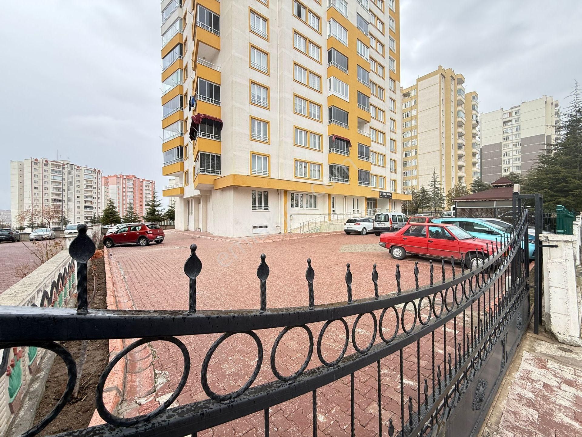 Elisa Gyo/ Beyazşehir Özel Yapsat Tramvay Yakını 3+1 Ara Kat Güney Cephe Satılık Daire - Görsel 15