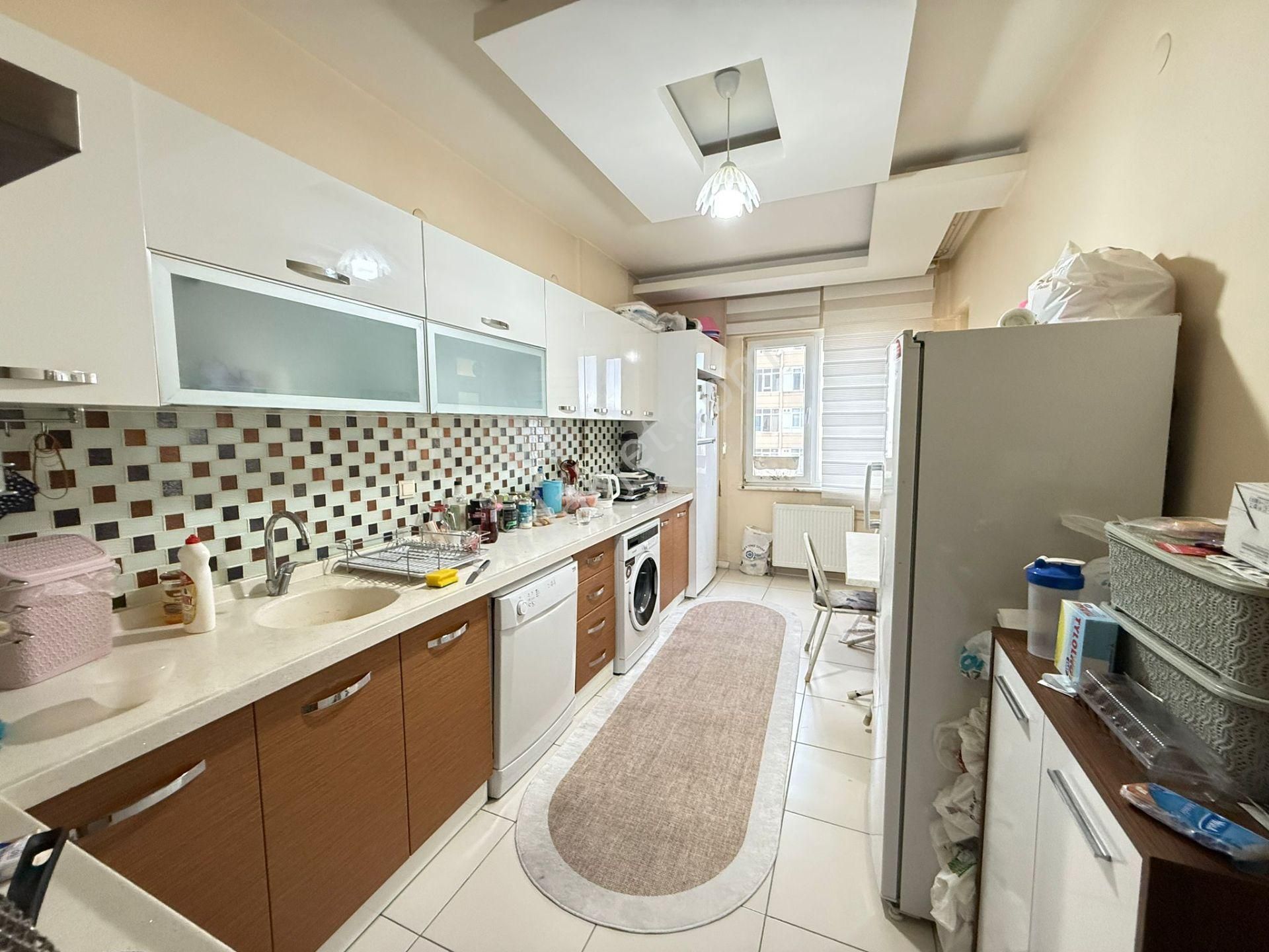 Elisa Gyo/ Beyazşehir Özel Yapsat Tramvay Yakını 3+1 Ara Kat Güney Cephe Satılık Daire