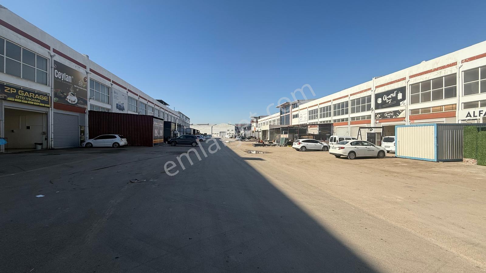 Zorlu Gayrimenkul'den Pırıl Sanayi Sitesinde 280m2 Satılıkişyeri