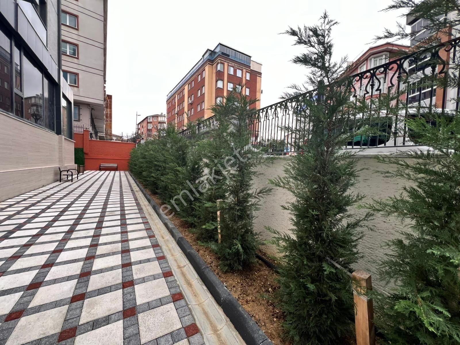 Yenibosna Merkezde Sıfır Binada Özenli 3+1 | 126 M² Krediye Uyg - Görsel 2