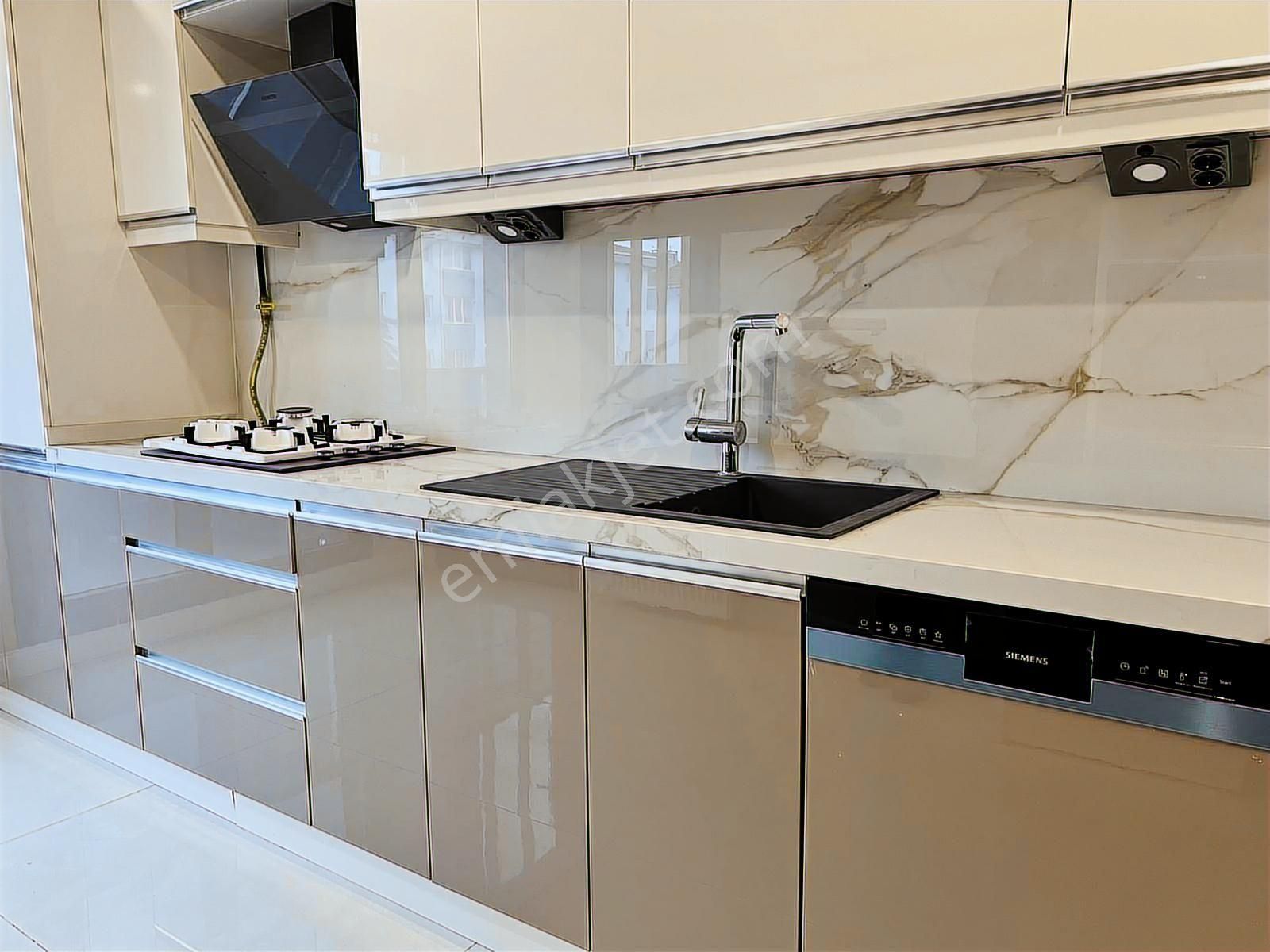 Yenibosna Merkezde Sıfır Binada Özenli 3+1 | 126 M² Krediye Uyg - Görsel 27
