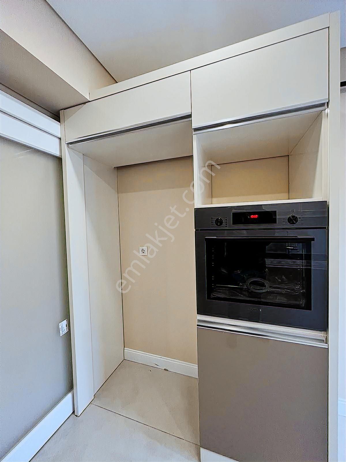 Yenibosna Merkezde Sıfır Binada Özenli 3+1 | 126 M² Krediye Uyg - Görsel 24