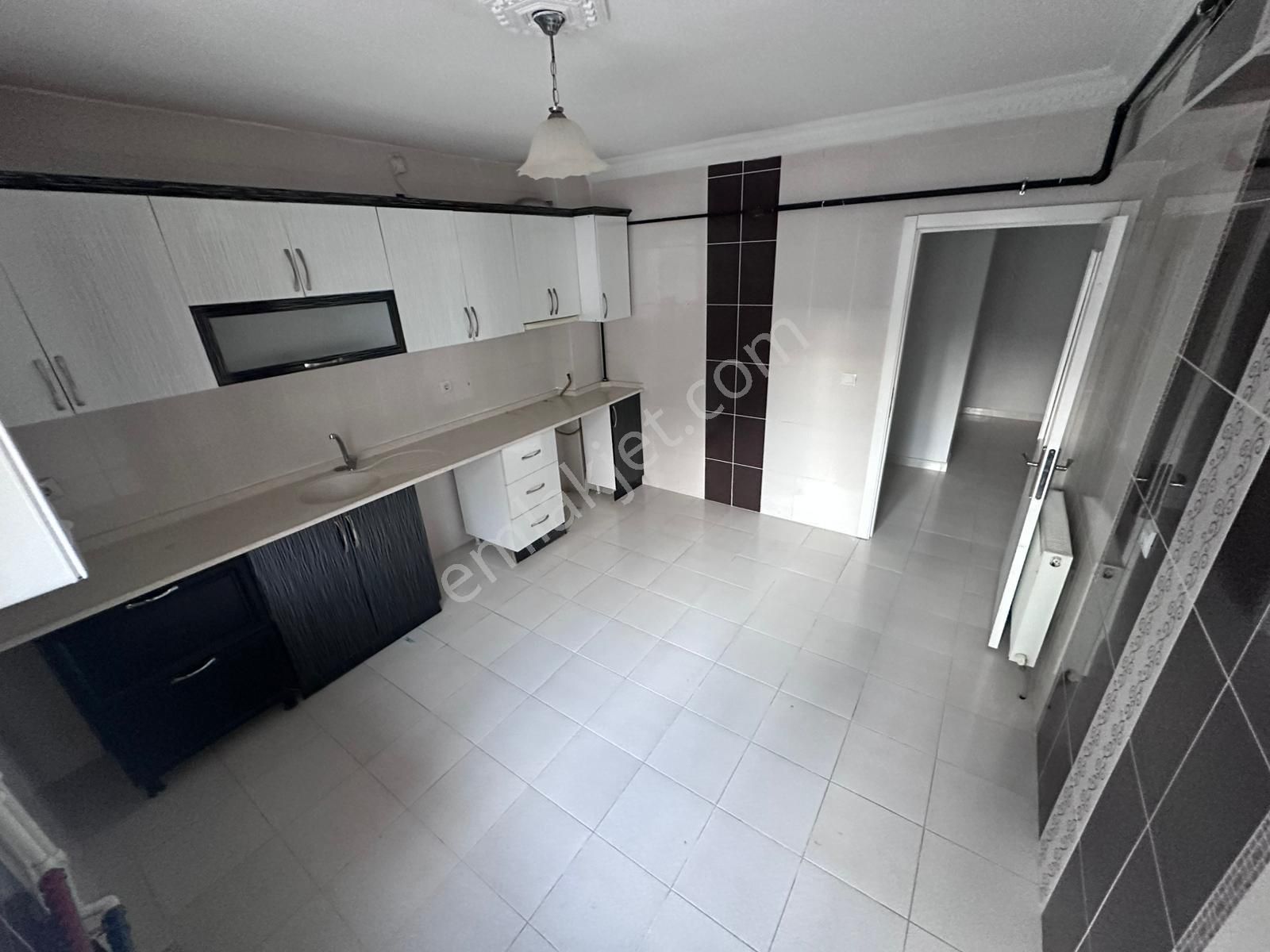 Çavdemden Bademlikte 1.katta Asansörlü 3+1 Kiralık Daire