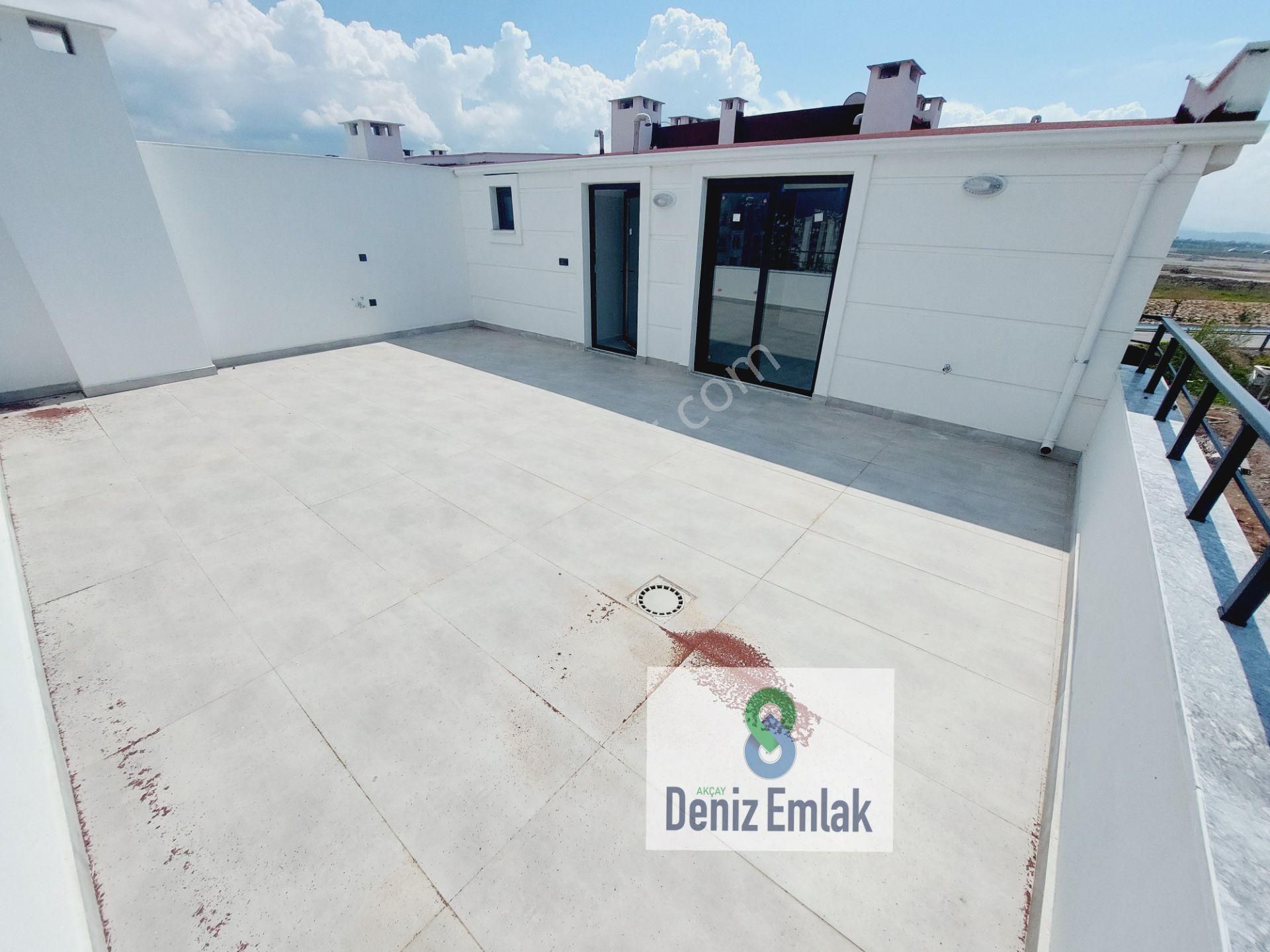 Denizden Akçayda Asansörlü Kapalı Otoparklı Satılık 2+1 Dubleks Daire.