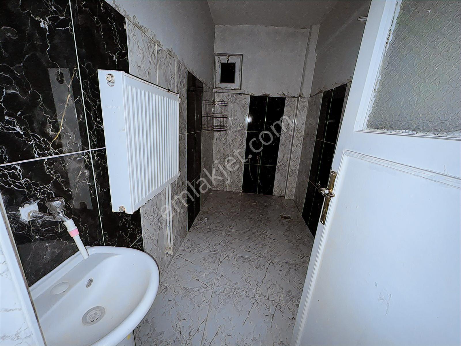 600 Evlerde Daire İçi Yenilenmiş 2+1 Üç Katlı Binanın 3. Katı - Görsel 6