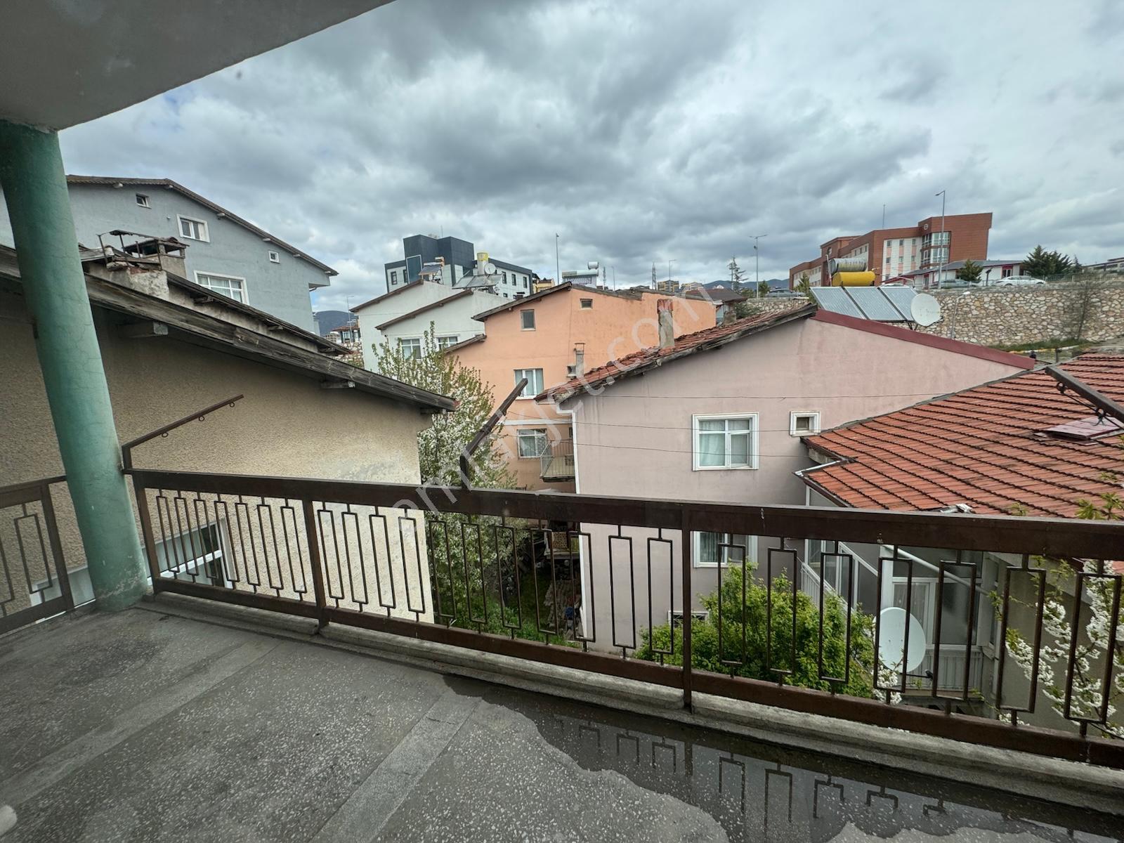 600 Evlerde Daire İçi Yenilenmiş 2+1 Üç Katlı Binanın 3. Katı - Görsel 8