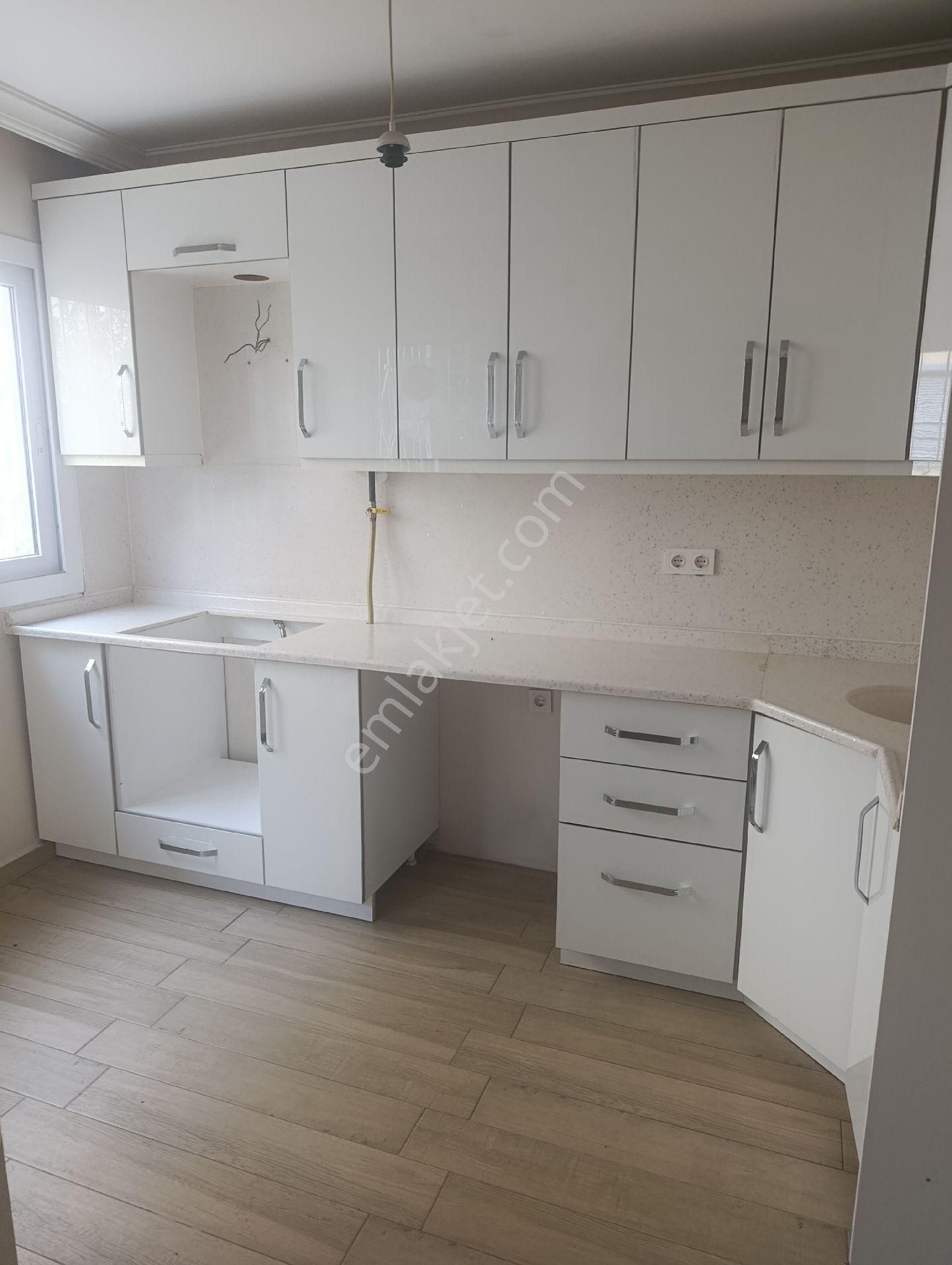 Tolkan Emlak Dan Üçkuyular Da Satılık Daire