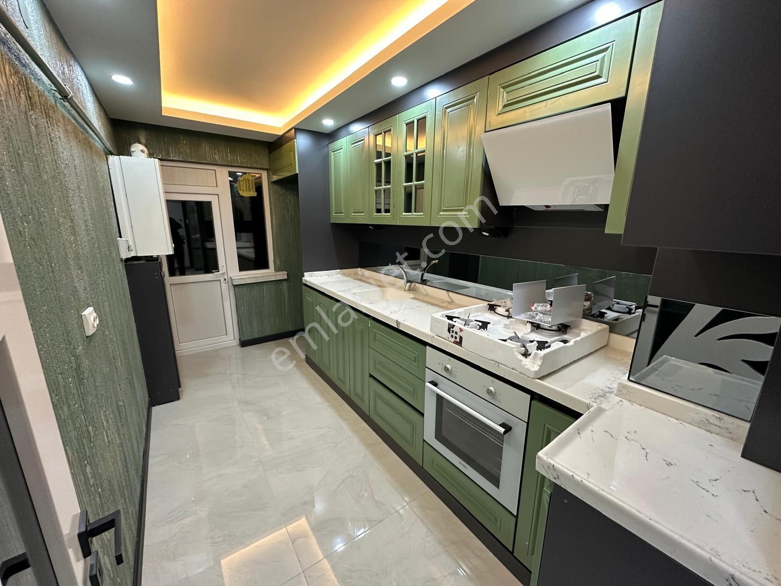 Sincan Atatürk Mh'de Ara Katta Masrafsız Satılık Lüks 3+1 Daire