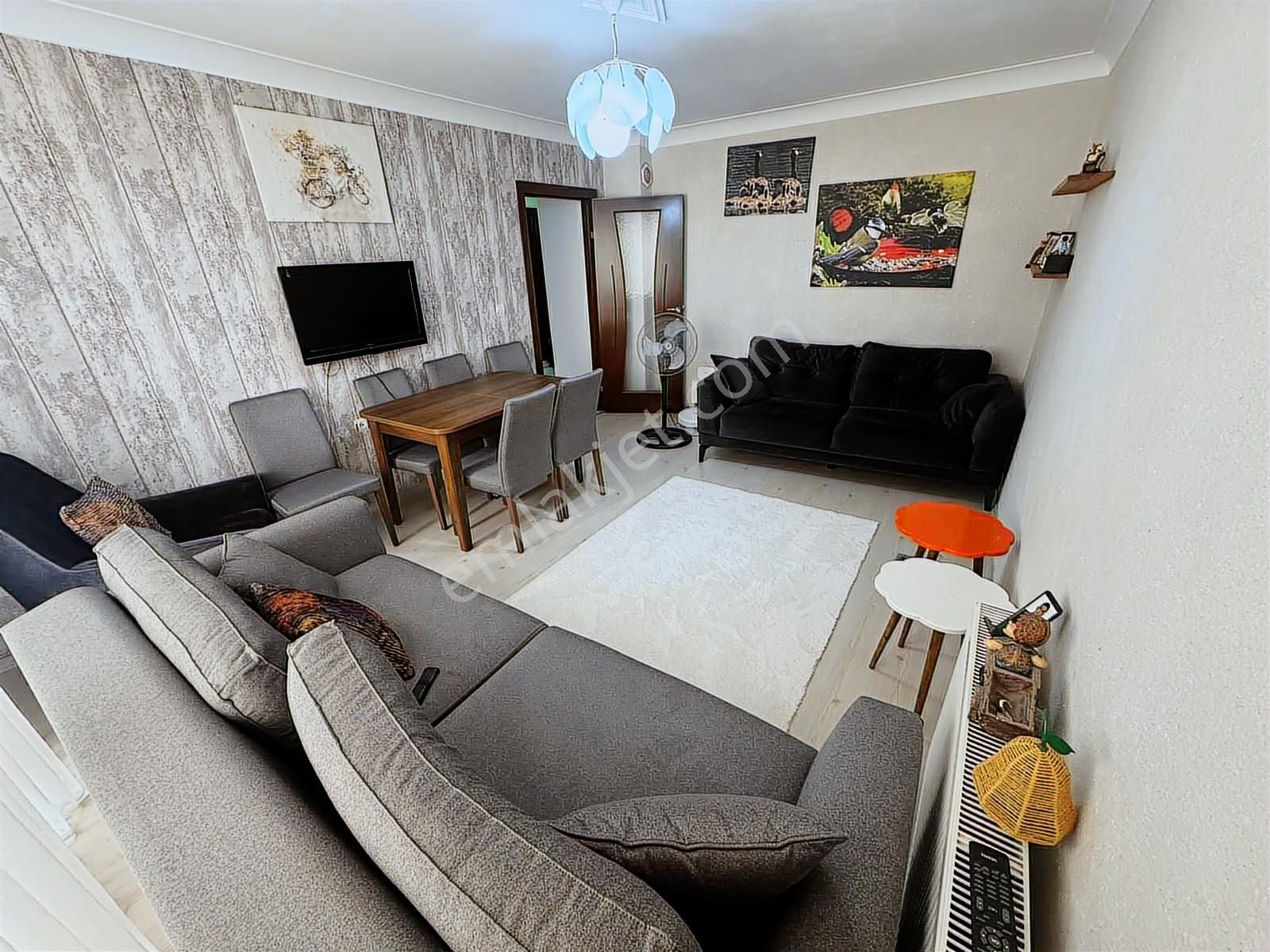 Büyük Gimsa Yakını 2+1 95 M2 Net Kullanım 12 Yıllık Bina - Görsel 8