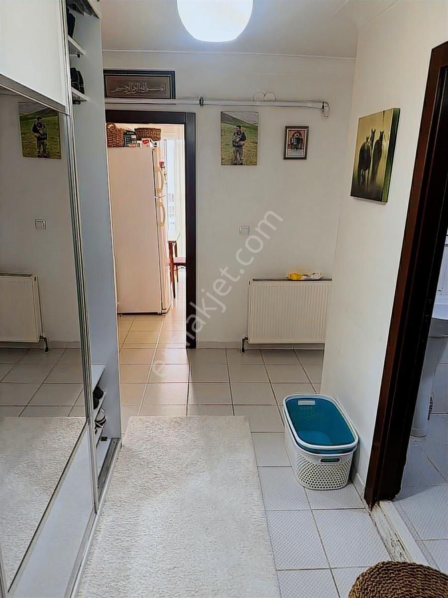 Büyük Gimsa Yakını 2+1 95 M2 Net Kullanım 12 Yıllık Bina - Görsel 3