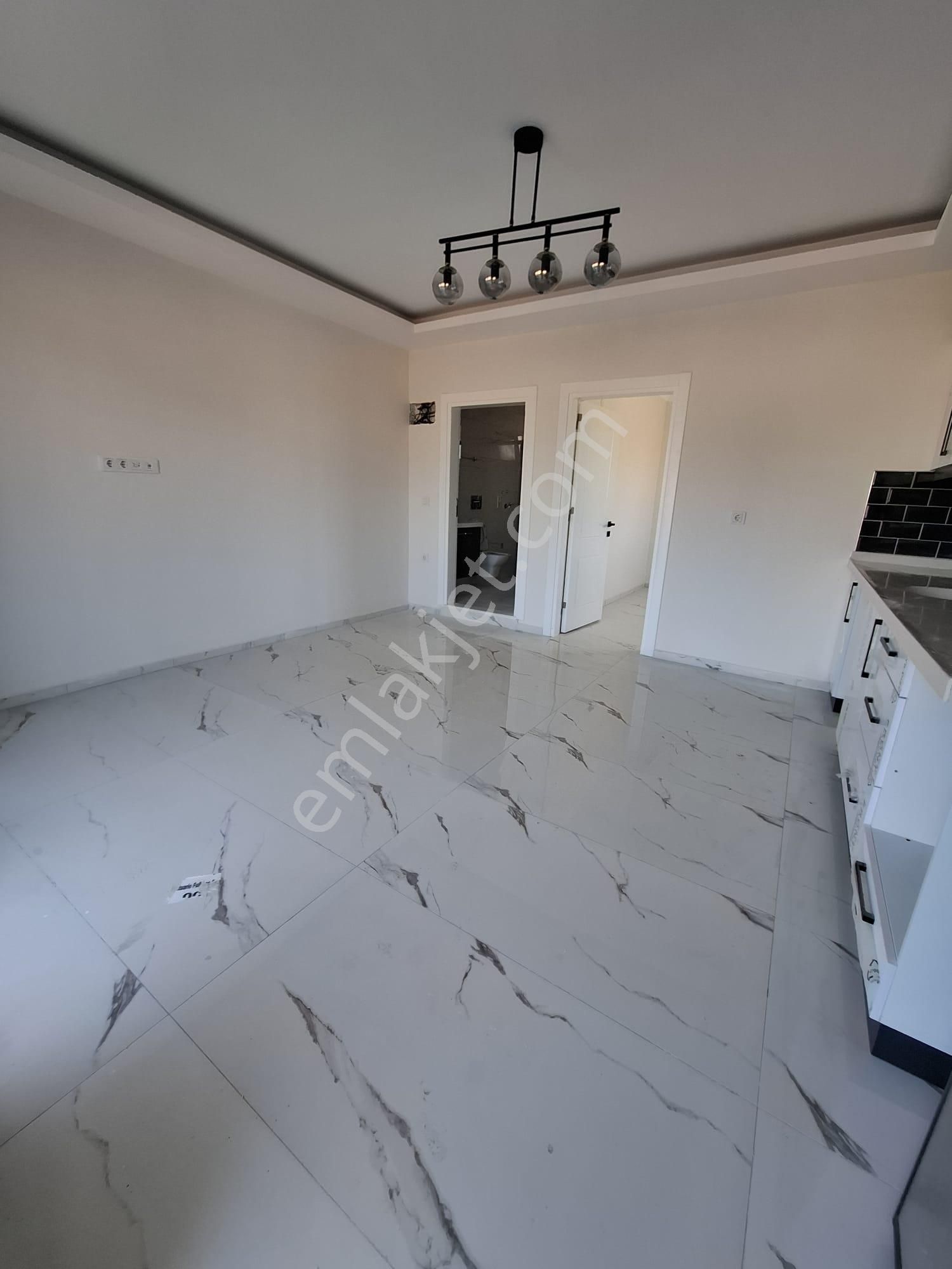 Cumhuriyet Mahallesi’nde Merkezi Konumda 1+1 Satılık Daire - Görsel 10