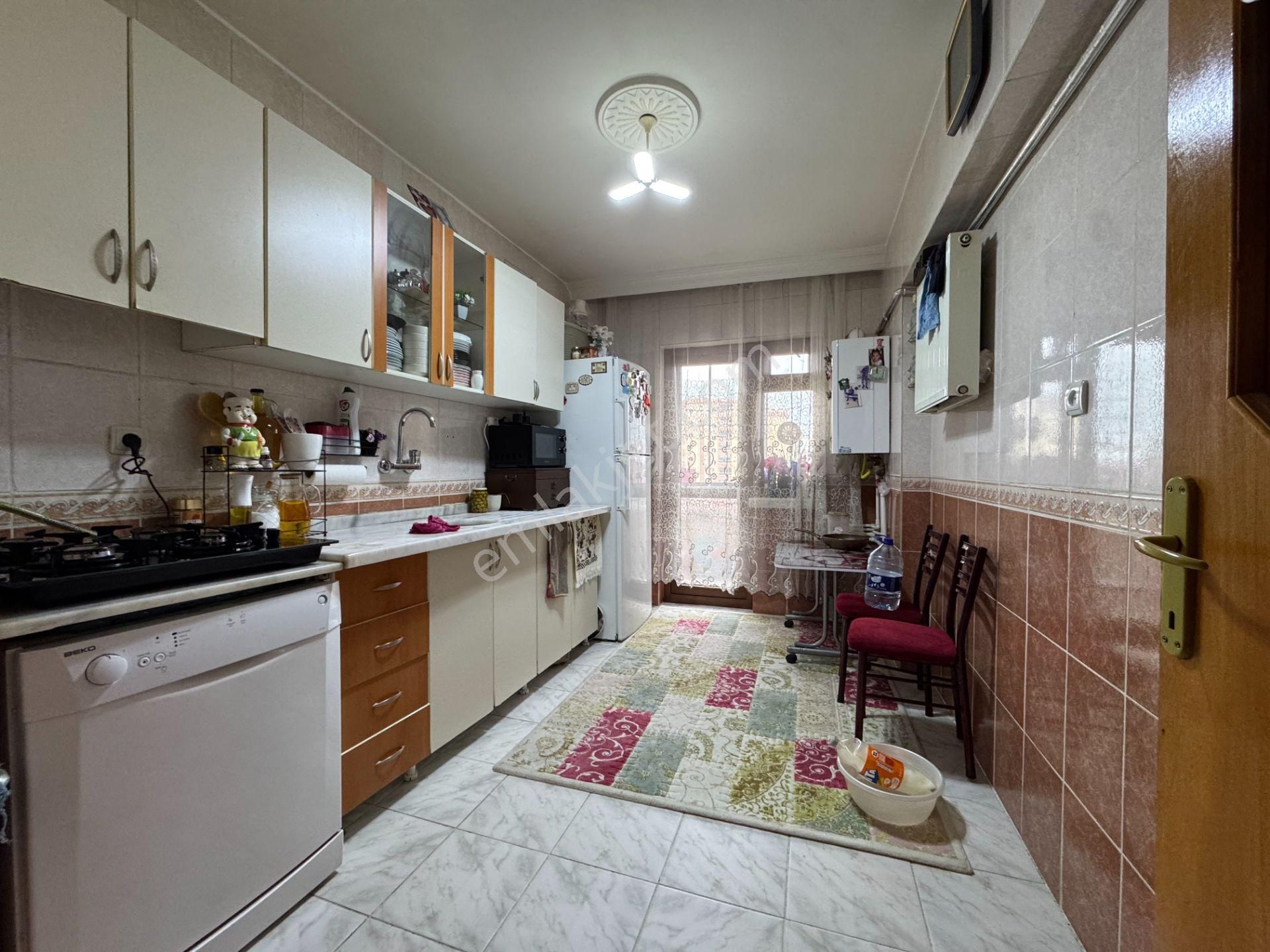 Kalecik Emlak'tan Merkez Mah'de Pazartesi Pazarı Yakını 3+1-3.kat