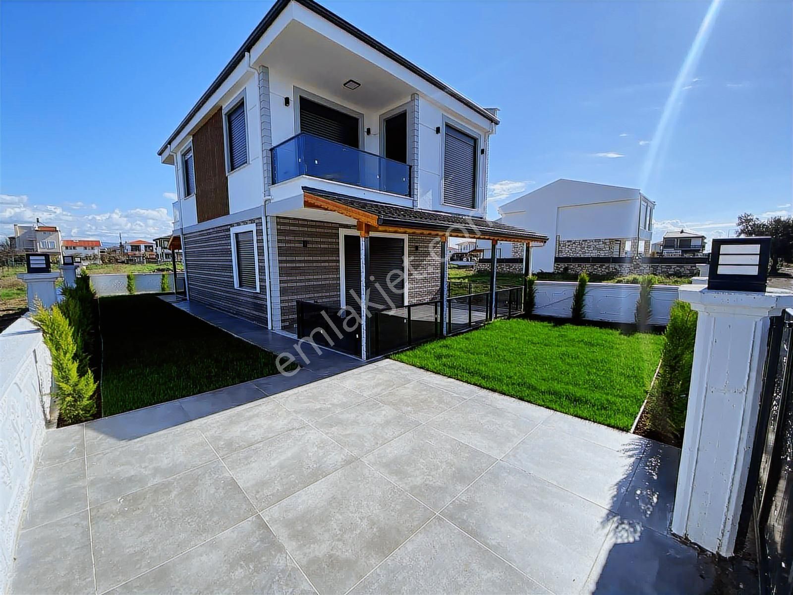 Dağlı Gayrimenkul'den 3+1 Sıfır Lüks Yapım Fırsat Villa