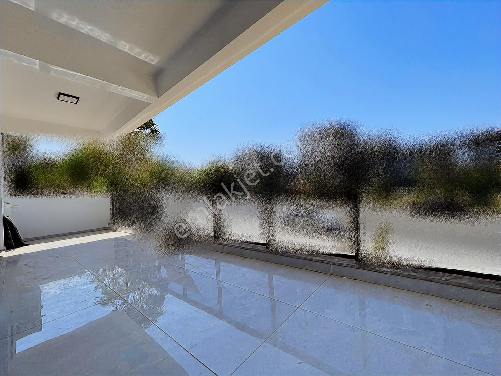 Yukarı Şemiklerde 3+1 Ön Cephe Daire-ebeveyn Banyolu Sıfır Bina