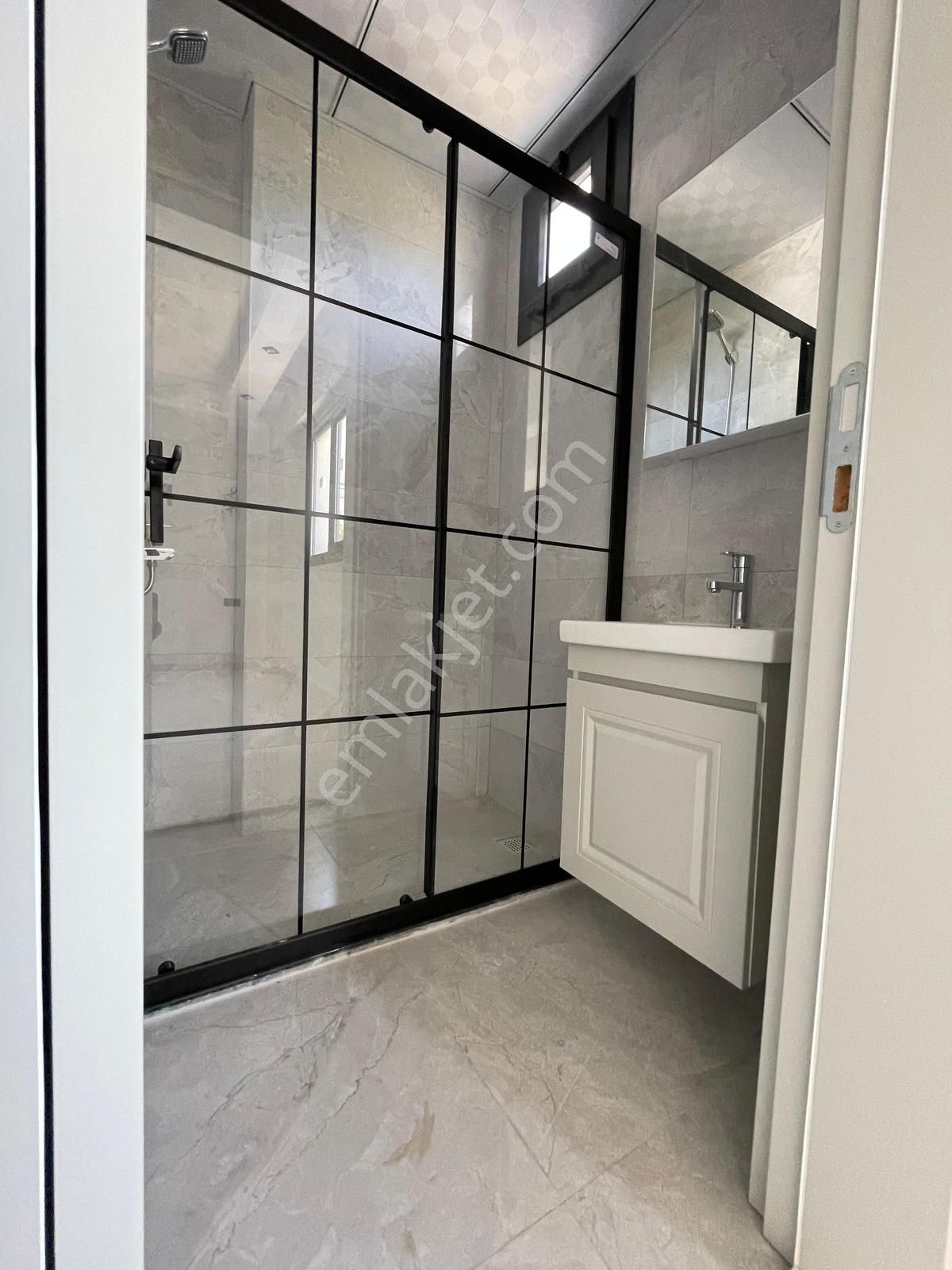 Yukarı Şemiklerde 3+1 Ön Cephe Daire-ebeveyn Banyolu Sıfır Bina - Görsel 17