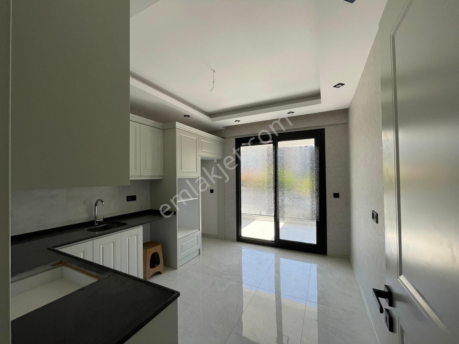 Yukarı Şemiklerde 3+1 Ön Cephe Daire-ebeveyn Banyolu Sıfır Bina - Görsel 10