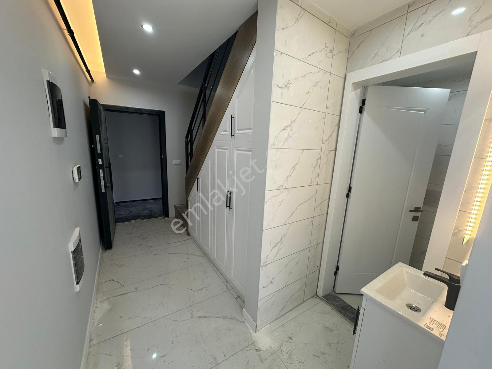 Ender Uysal Gayrimenkulden Hürriyet Mahallesin De Satılık 2+1 Dublex Sıfır Daire.. - Görsel 9