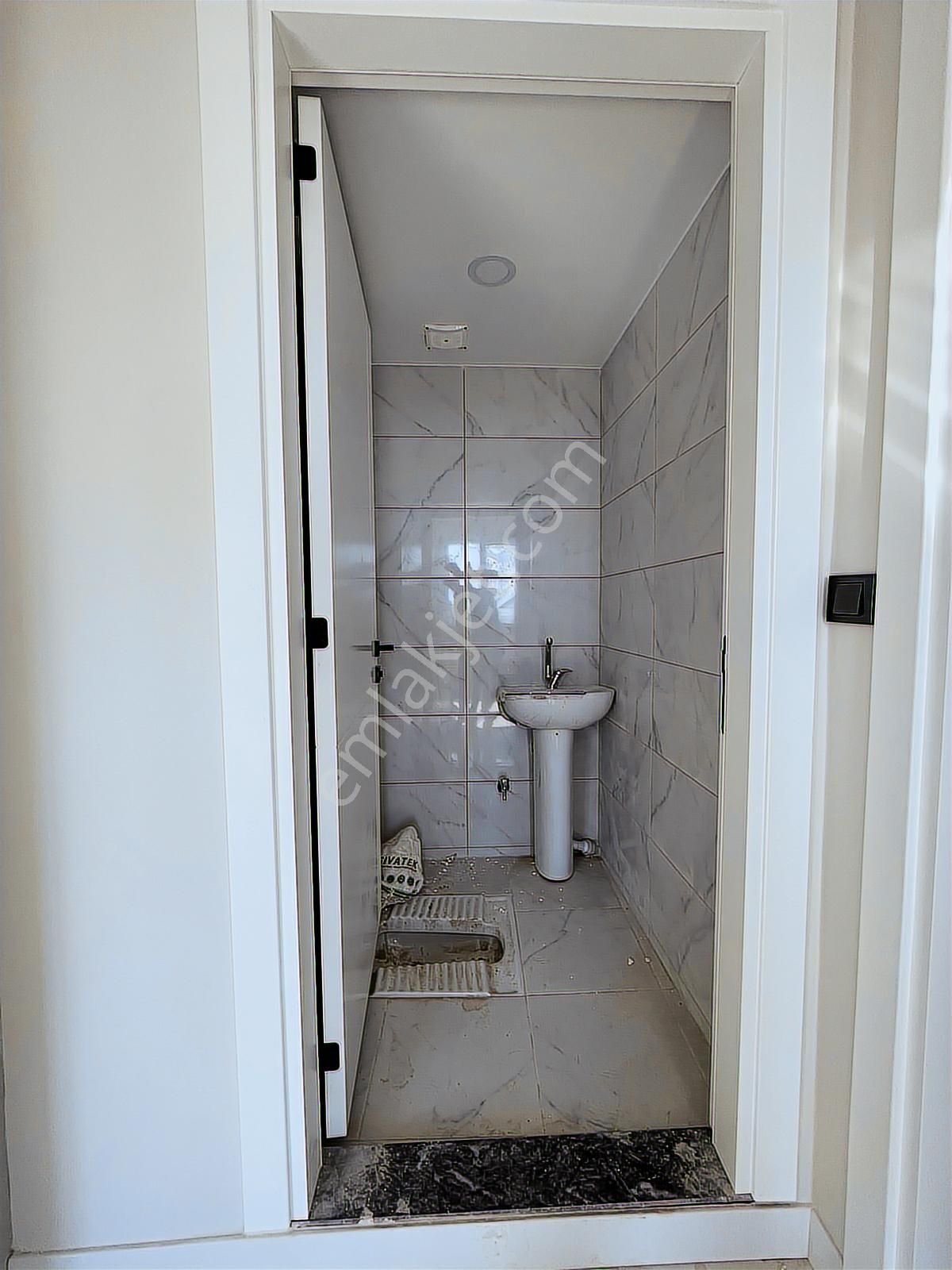 Yenişafakta 2+1 Sıfır Daire-asansörlü, Ön Cephe - Görsel 27