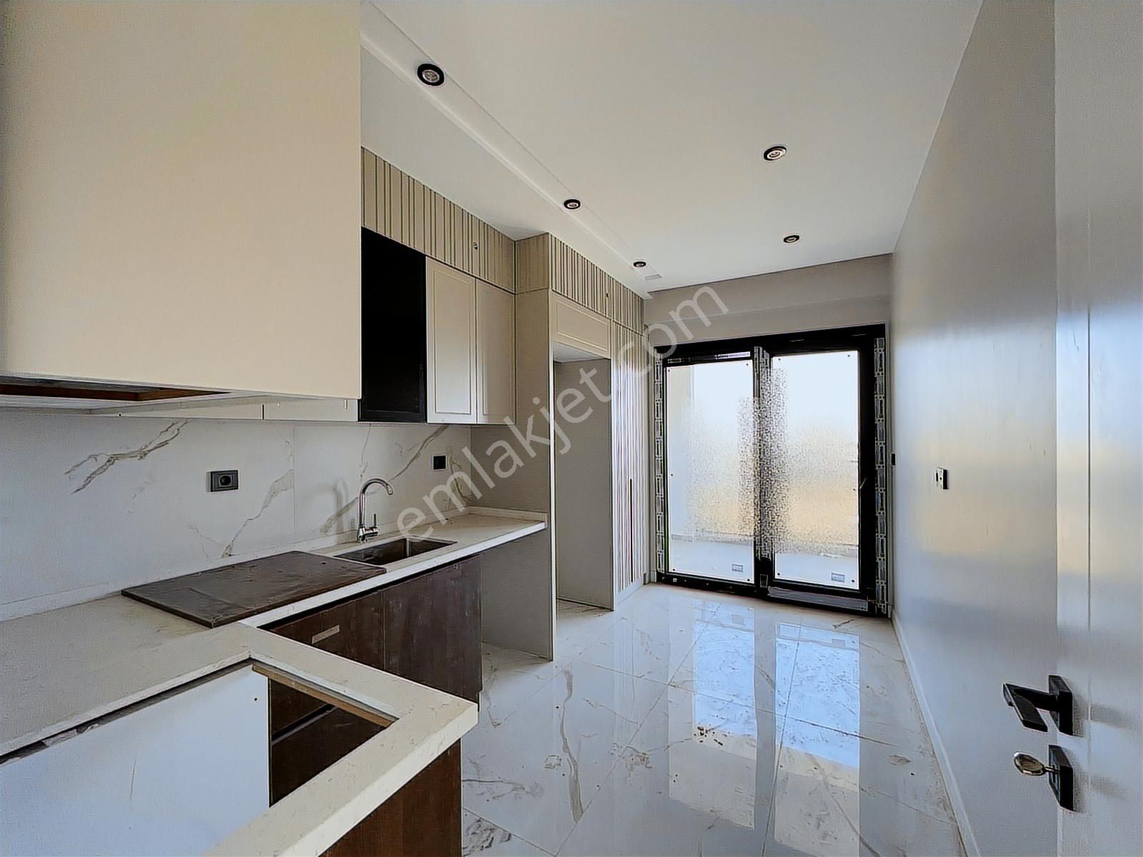 Yenişafakta 2+1 Sıfır Daire-asansörlü, Ön Cephe - Görsel 18