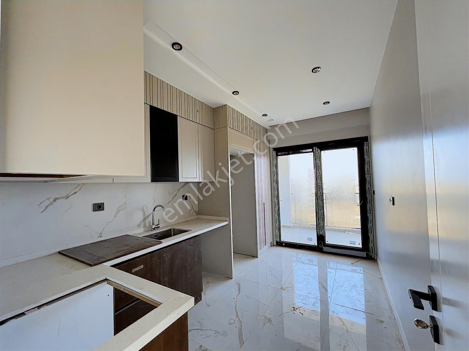 Yenişafakta 2+1 Sıfır Daire-asansörlü, Ön Cephe - Görsel 25