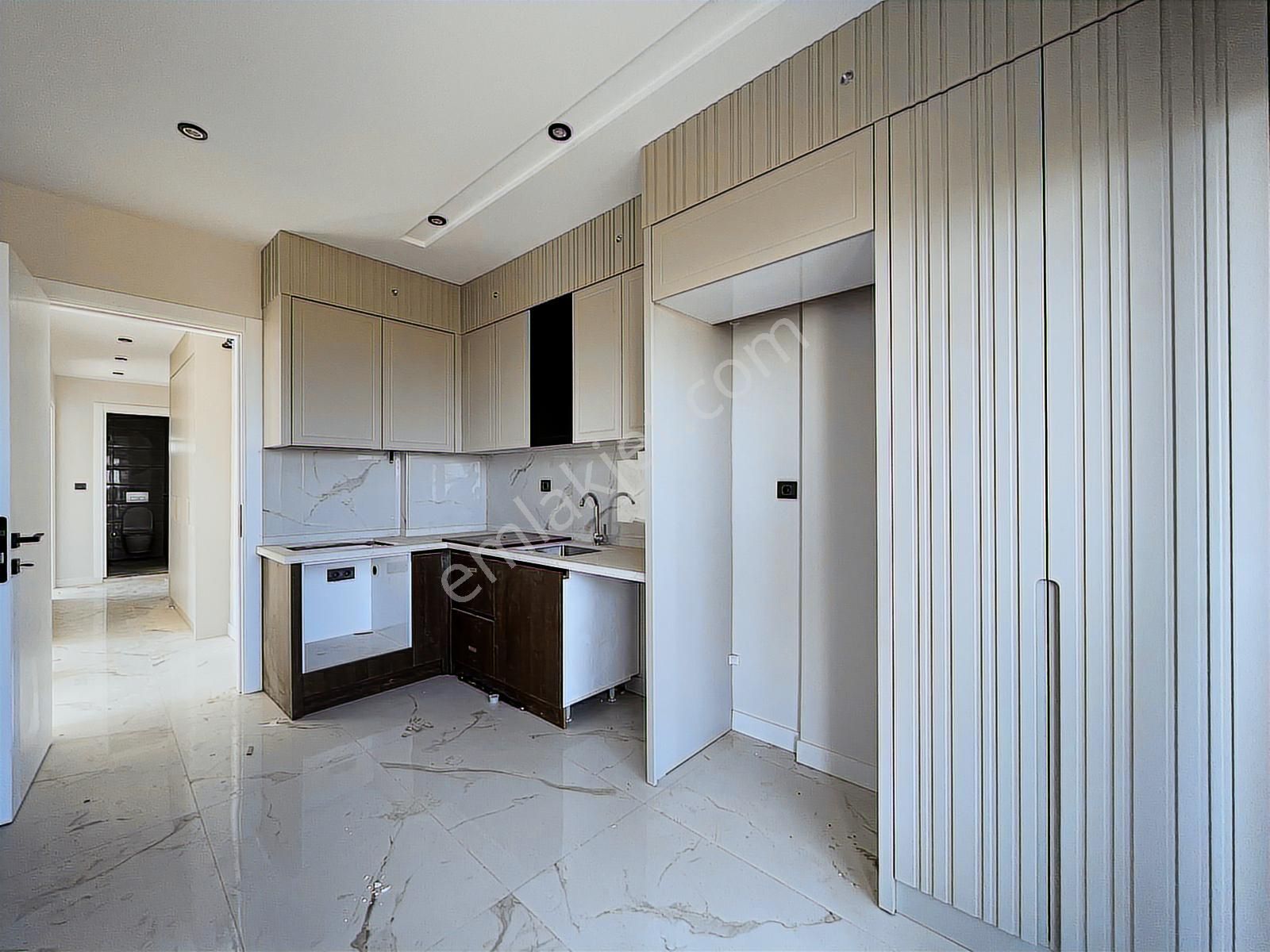 Yenişafakta 2+1 Sıfır Daire-asansörlü, Ön Cephe - Görsel 16