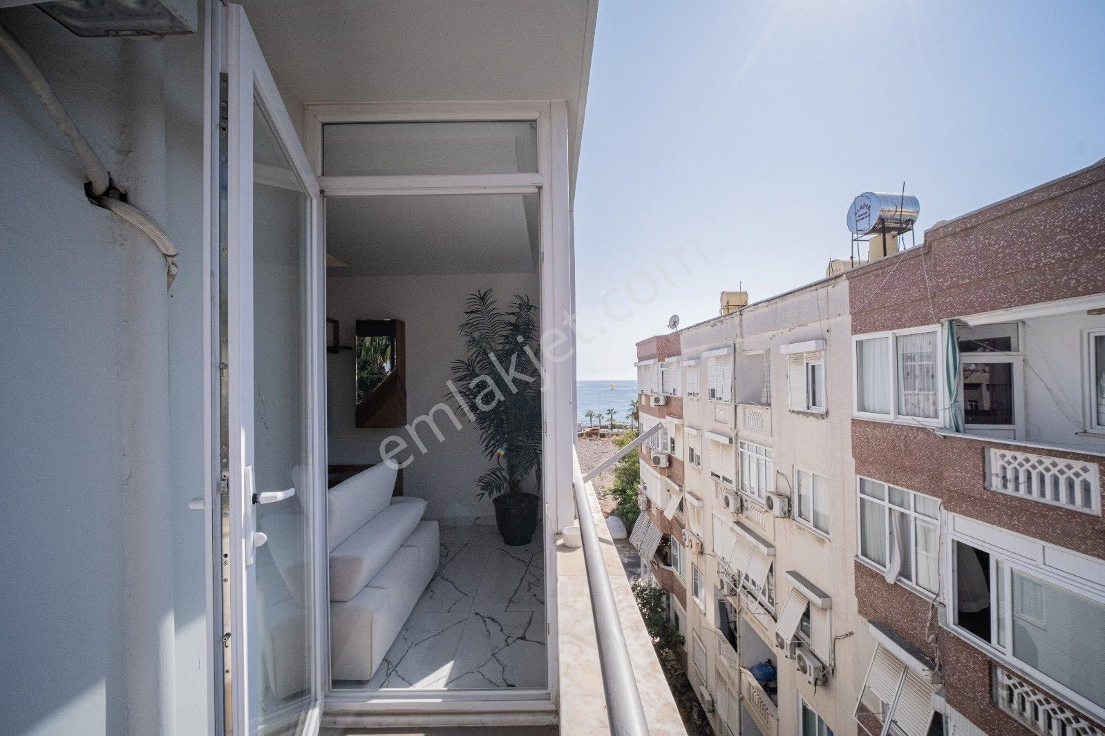 Cumhuriyet Mahallesi Denize 2.bina 3+1 Lüx Eşyalı Daire - Görsel 21