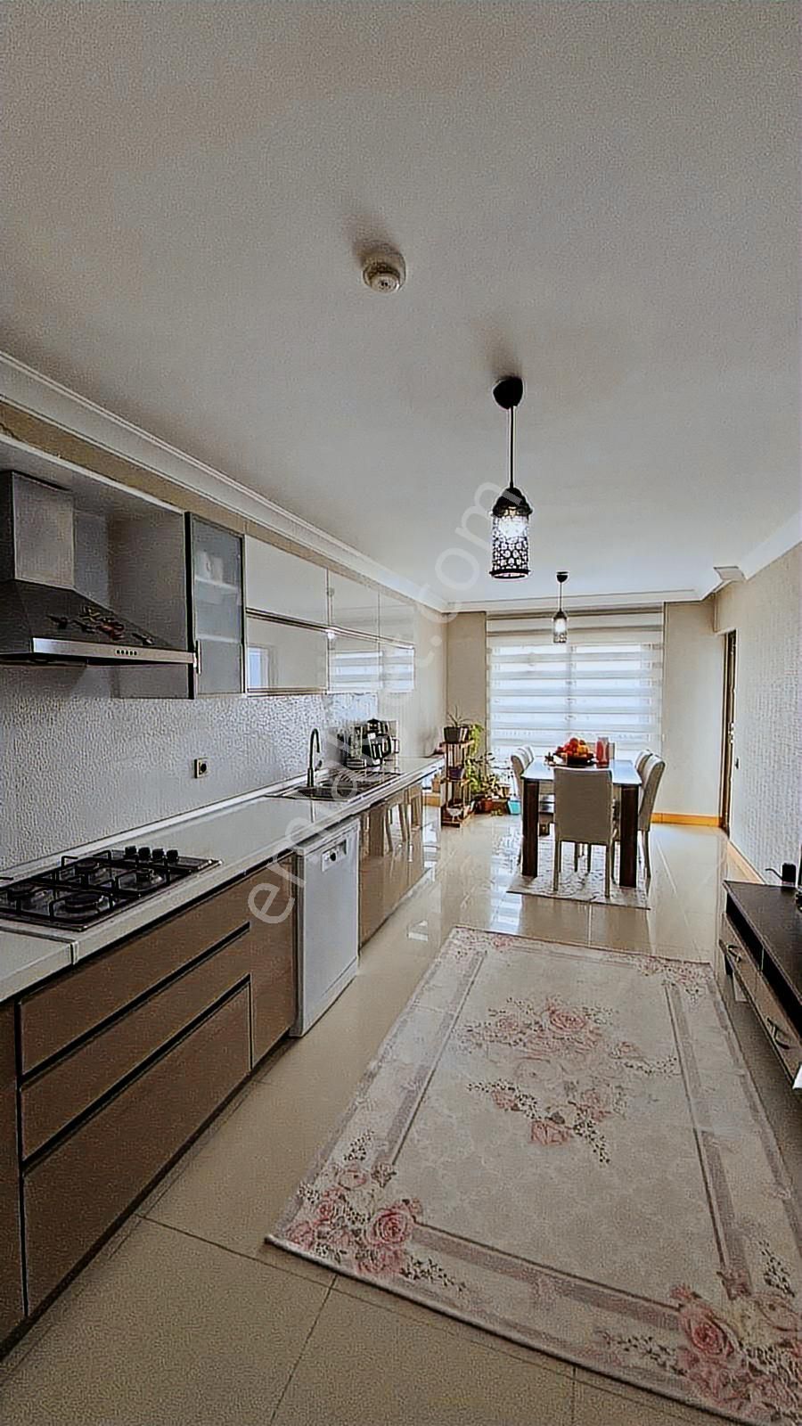 Prestijli Lokasyonda Ferah 4+1 Ata Mahallesinde Satılık!