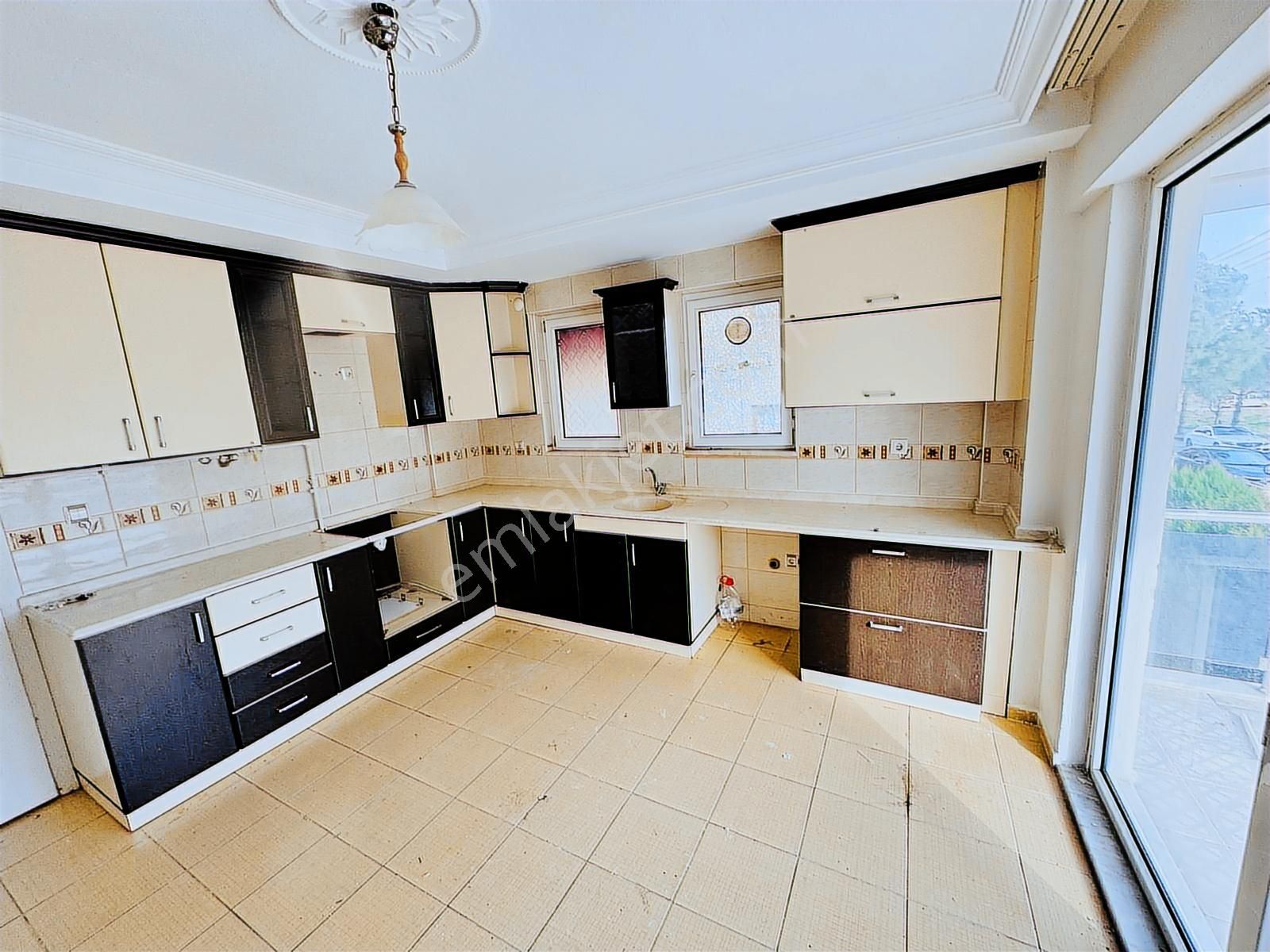 Lütfi Ege Anadolu Lisesi-abalıoğlu Ortaokulu Yakını**3+1-160 M2 - Görsel 8