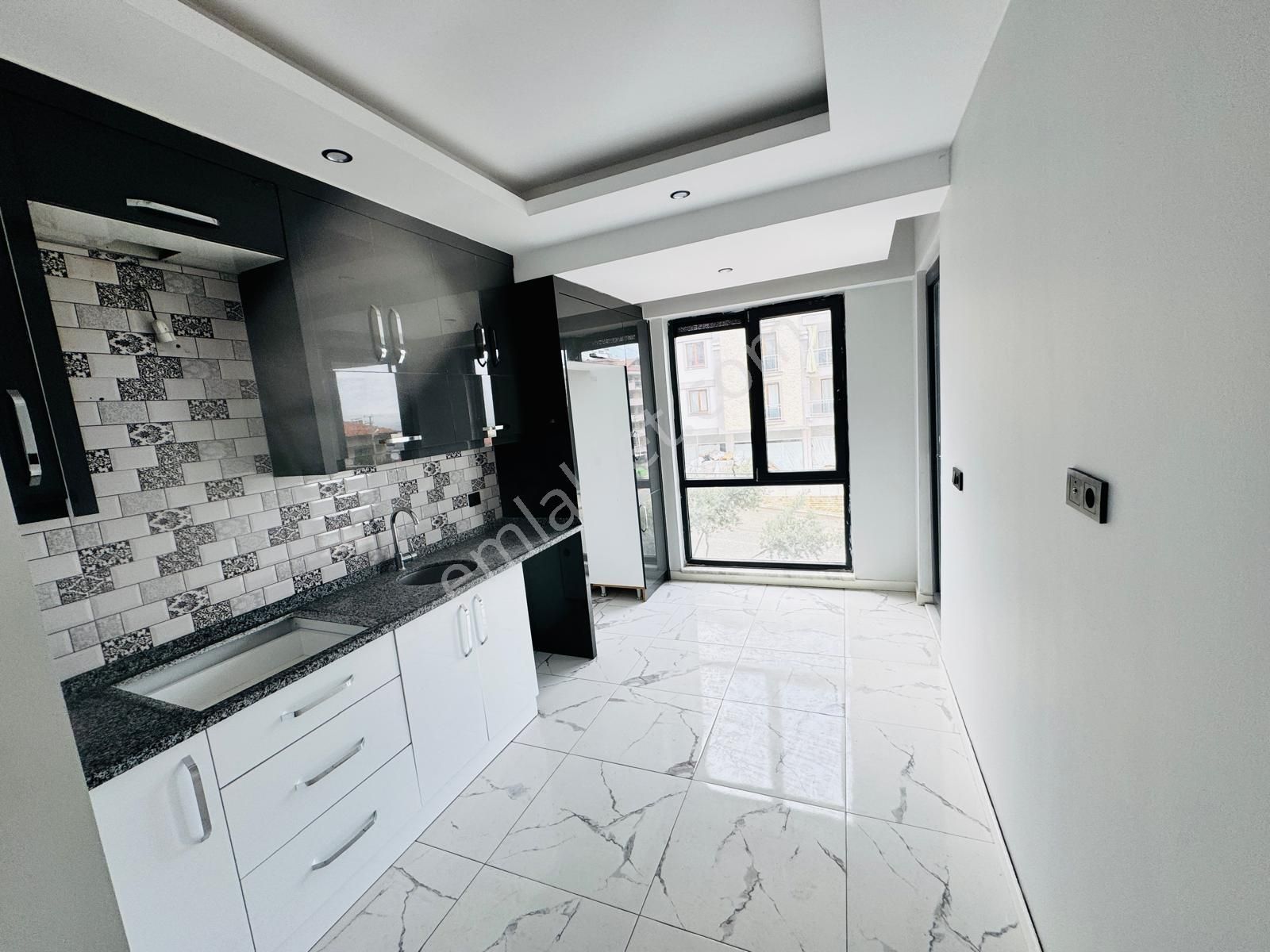 Cadde Üzeri Köşe**hüsamettin Kulaklı Okulu Yakını**geniş Balkon - Görsel 11