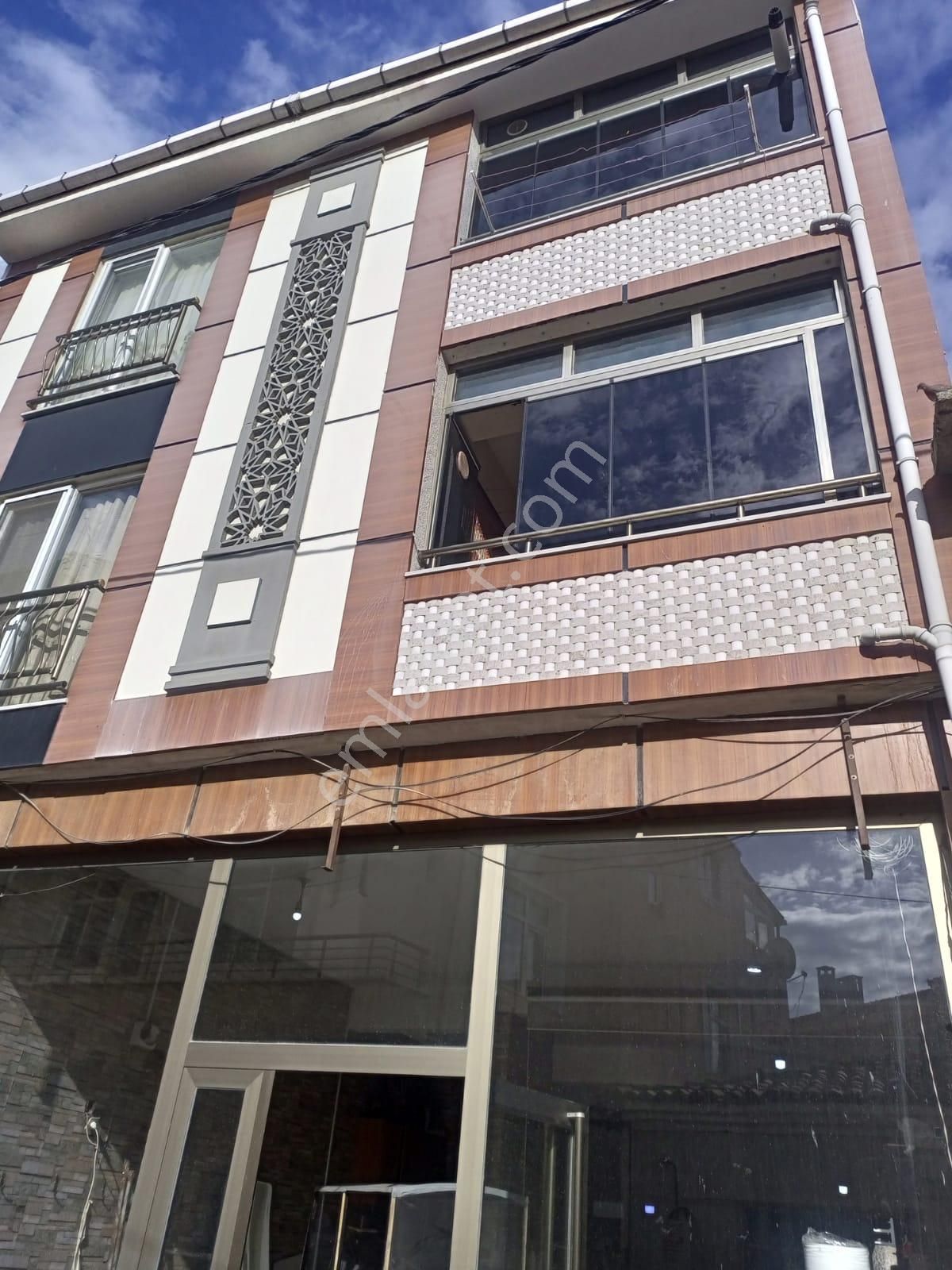 Şarköy De Işık Emlaktan Camikebir Mah De 2+1 80 M2 Daire
