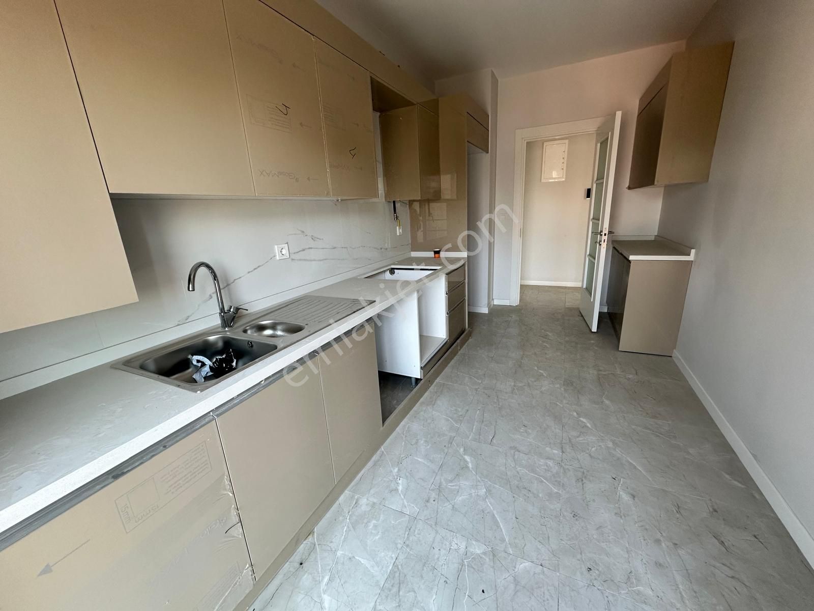 Kozyatağı'nda 3+1 Net 85m2 Balkonlu Sıfır Boş Fırsat Daire - Görsel 23