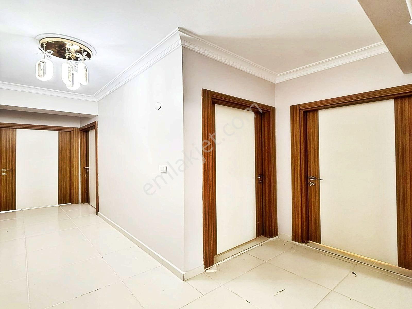 Esenyurt Mehmet Akif Ersoy Mahallesinde Geniş Metrekare Metrobüse Yakın Arakat 2+1 Daire - Görsel 19