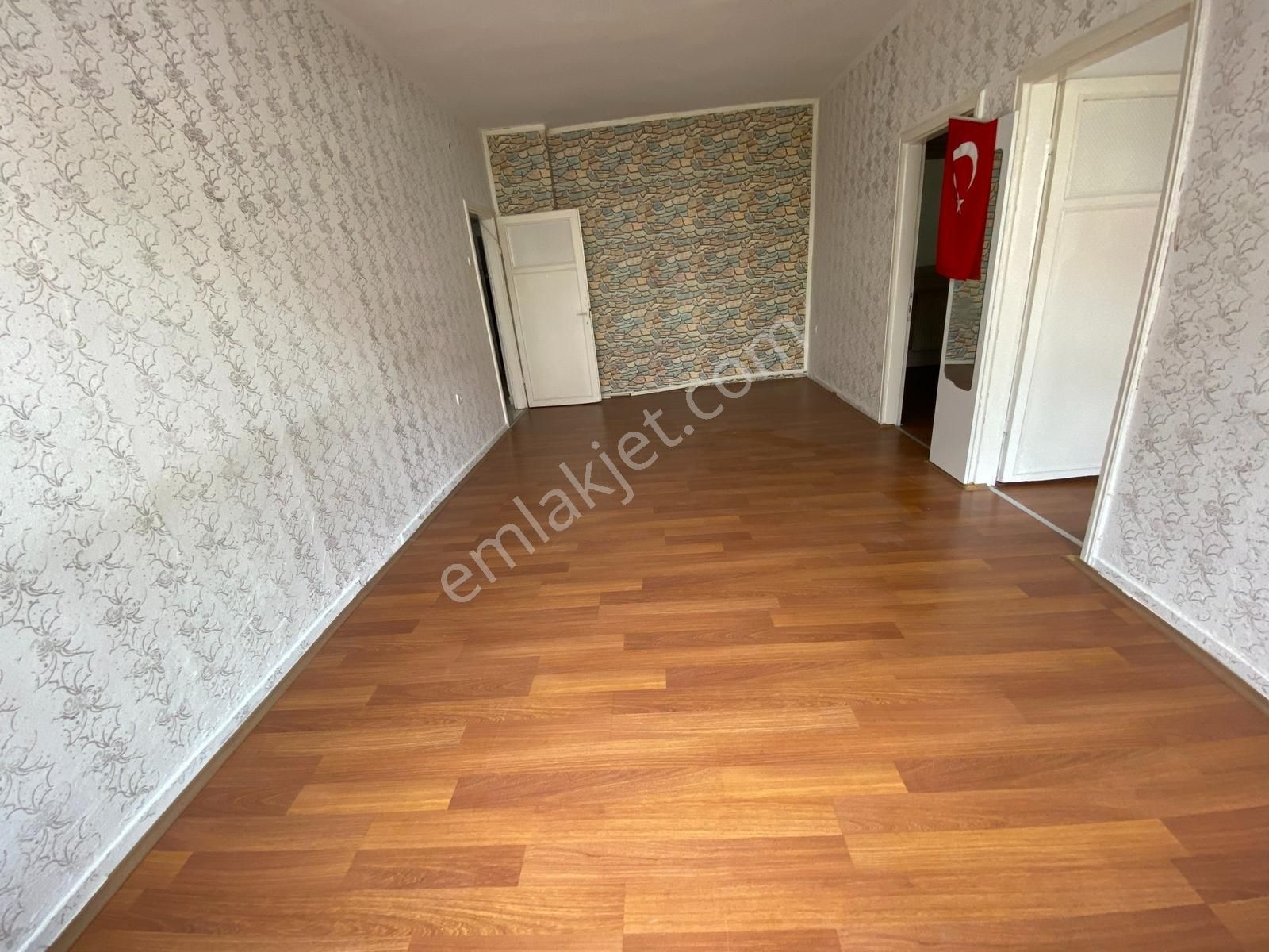 Tepebaşı Mah Çapraz Sokak 1. Kat 2+1 Güney Batı Cephe - Görsel 8