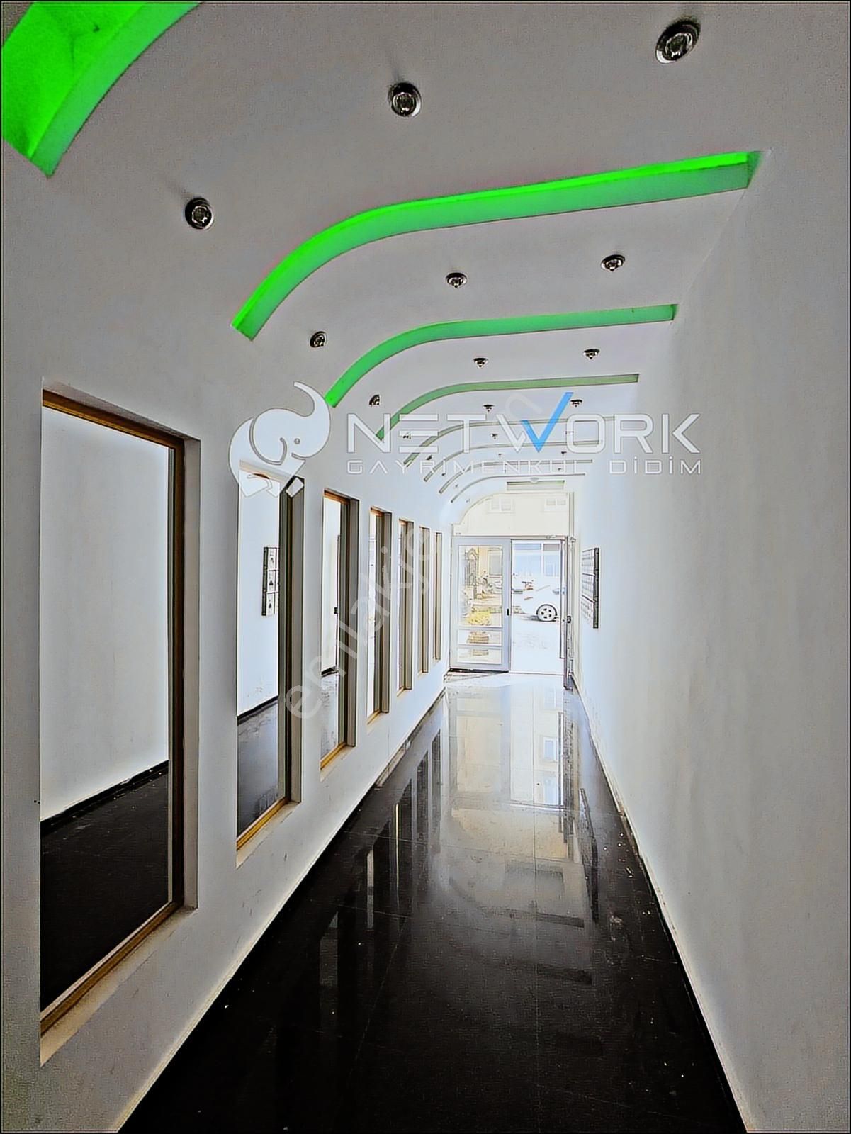 Atatürk Bulvarı Üzerinde Deniz Manzaralı,2+1 Eşyalı Dubleks - Görsel 19