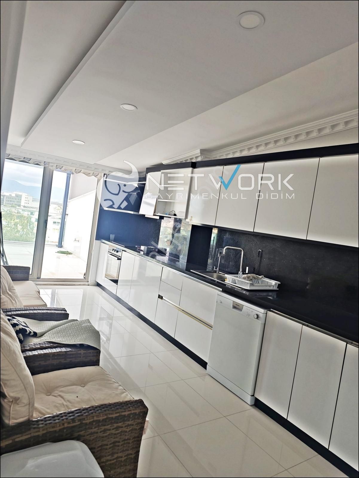 Atatürk Bulvarı Üzerinde Deniz Manzaralı,2+1 Eşyalı Dubleks - Görsel 13