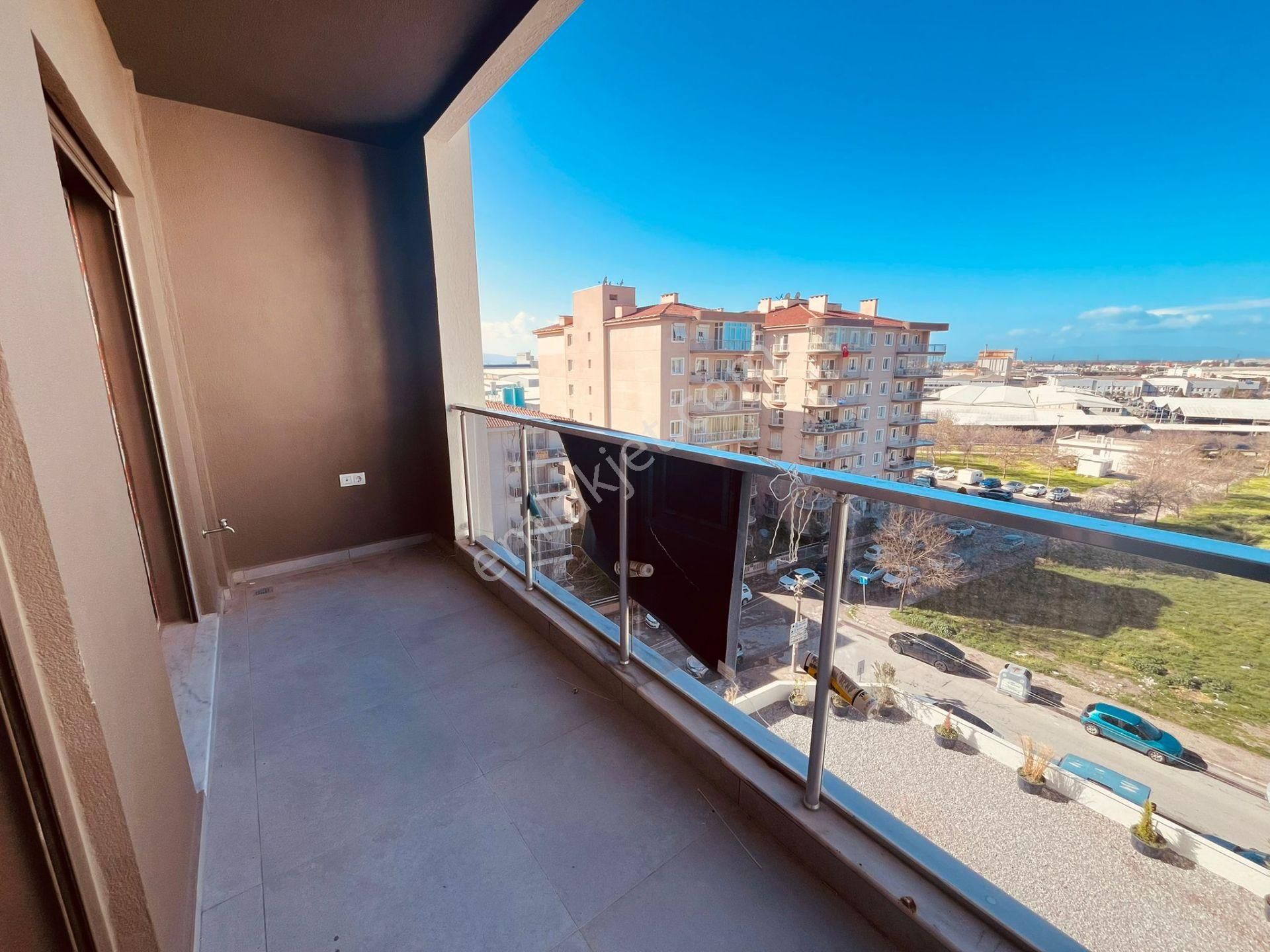 Ataşehir'in Merkezinde Havuzlu Sitede 2+1 Kıralık Sıfır Daıre - Görsel 11