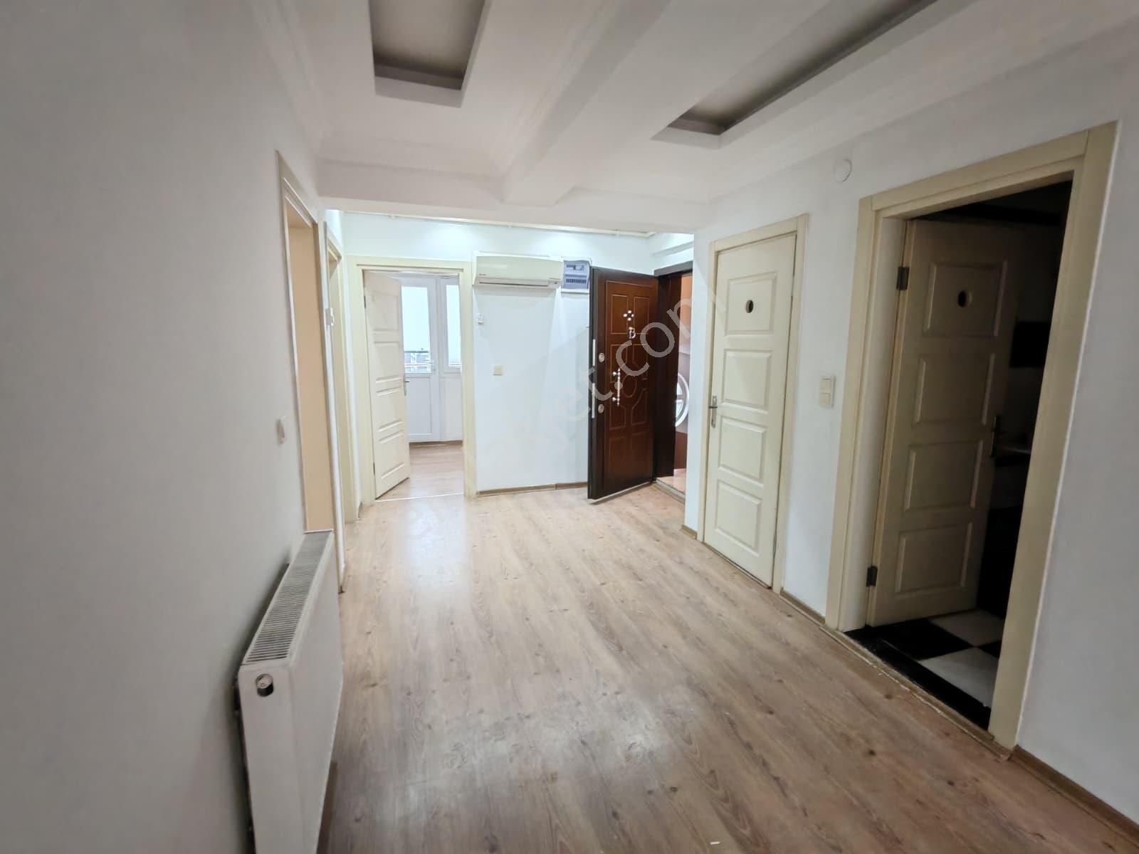 Uğurmumcu'da Satılık 12 Yaşında 3+1 Masrafsız Daire