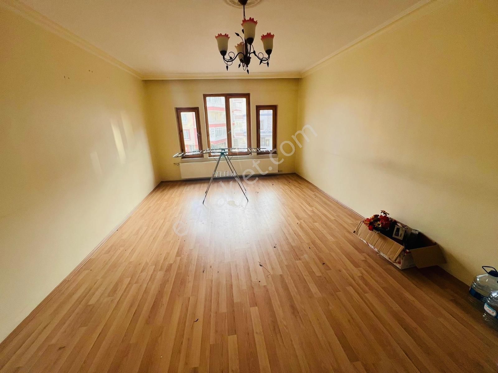 (1182) Keçiören Kanunide 2.katta Asansörlü Satılık Boş Daire