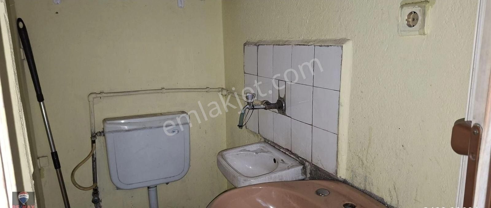 Aksoyda Merkezi Yerde Kiralık İş Yeri - Görsel 12