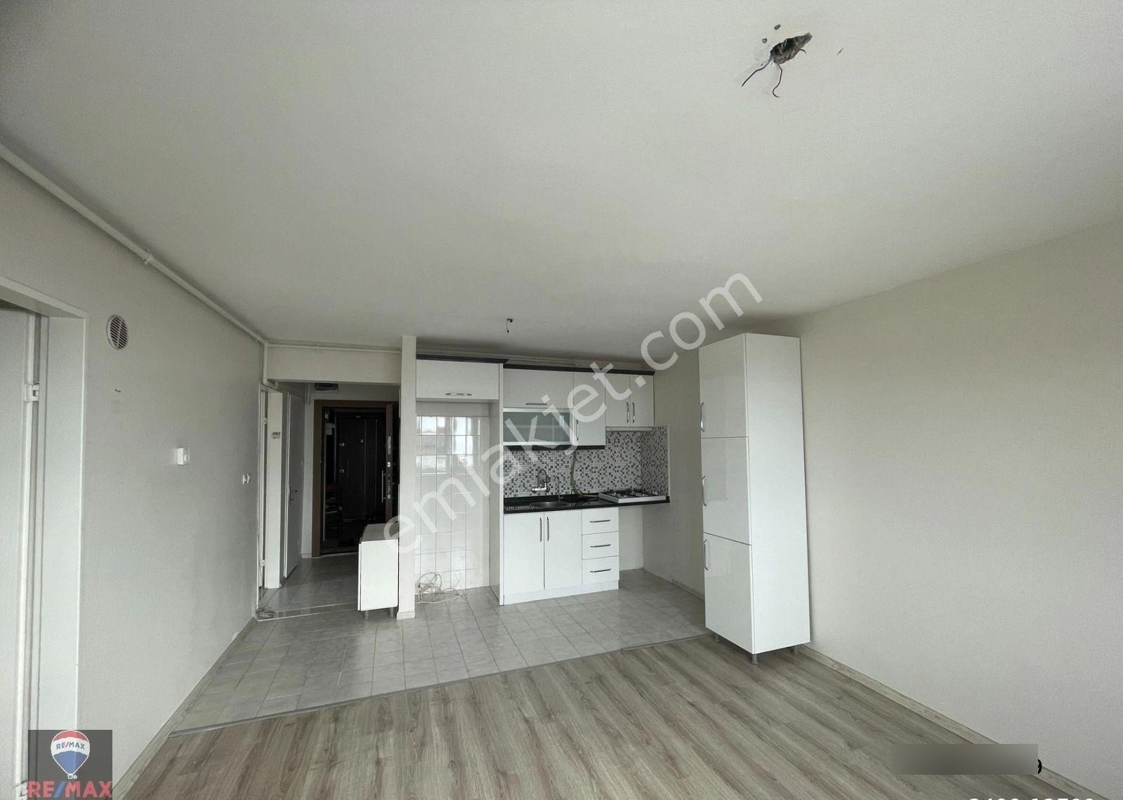 Ful Deniz Manzaralı Ara Kat Asansörlü Doğalgazlı 2+1 Kiralık Daire - Görsel 4