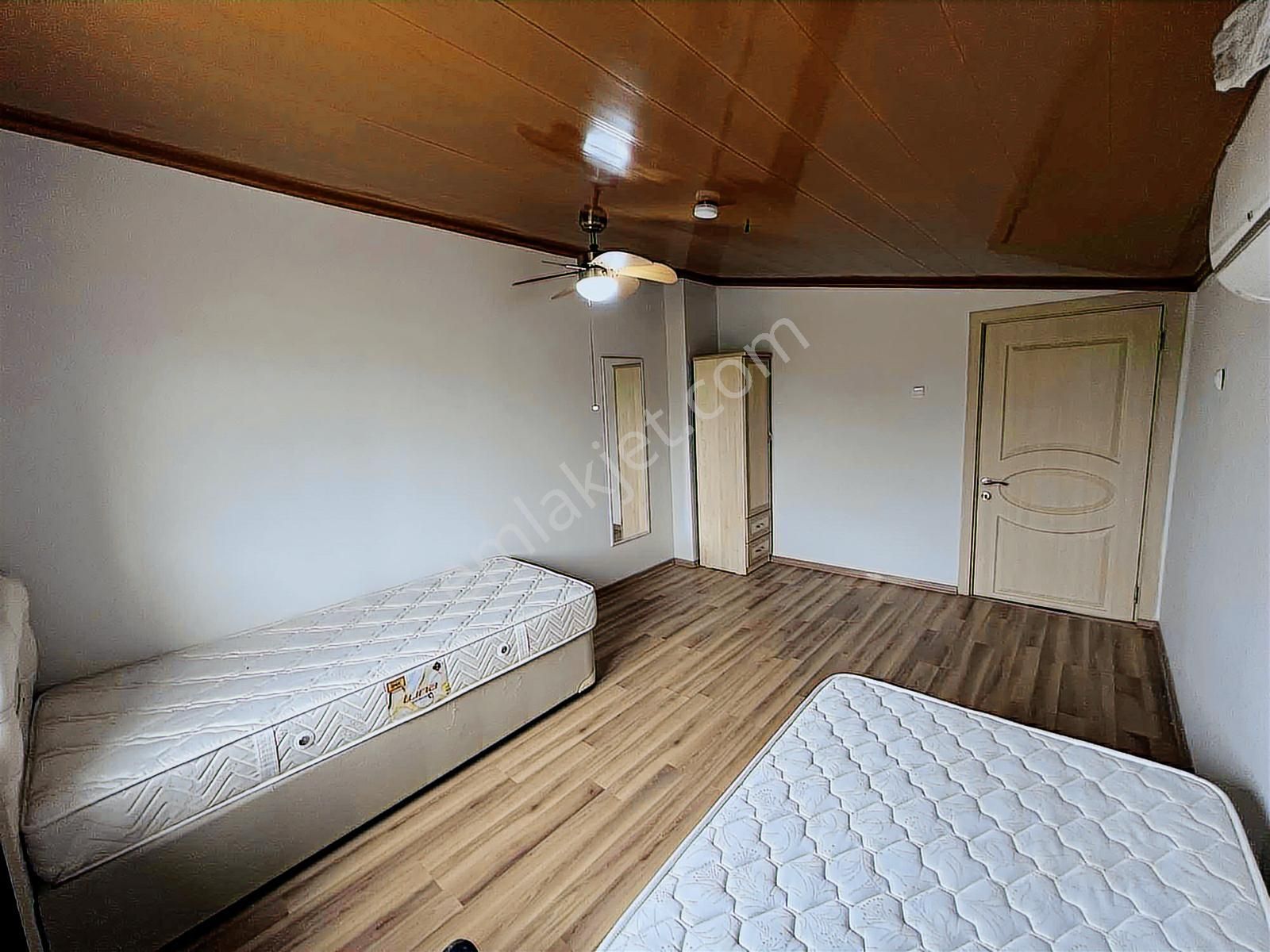 Havuzlu Site İçerisinde Denize Yakın Köşe 3+1 Tripleks Villa - Görsel 24