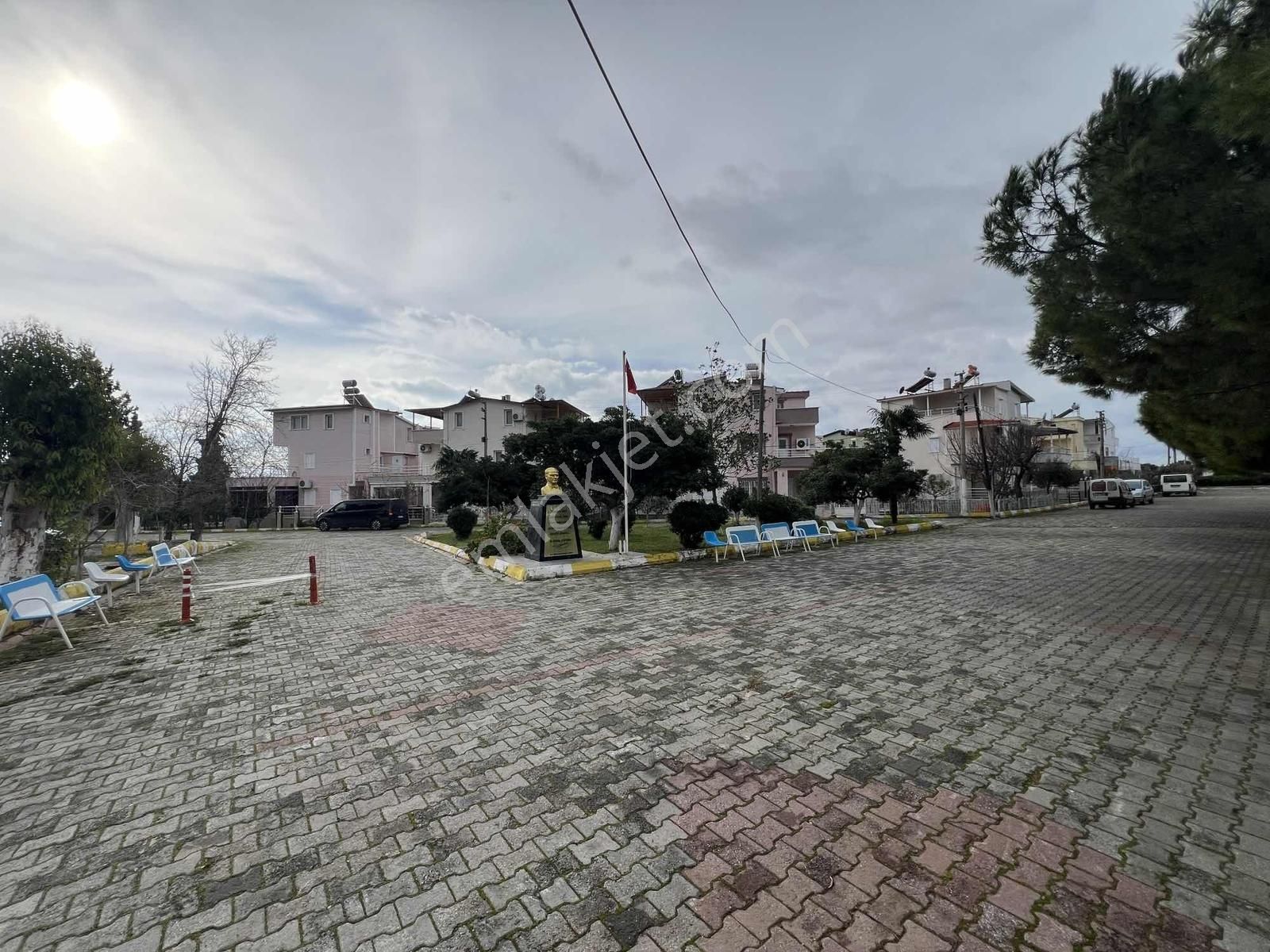 Havuzlu Site İçerisinde Denize Yakın Köşe 3+1 Tripleks Villa - Görsel 28